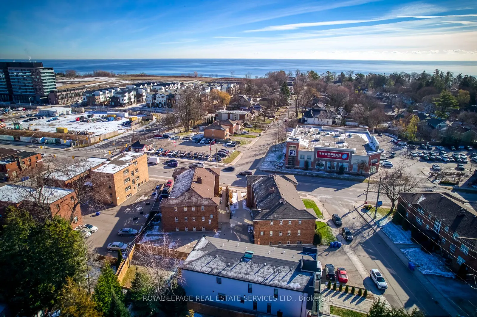 320 Lakeshore Road W