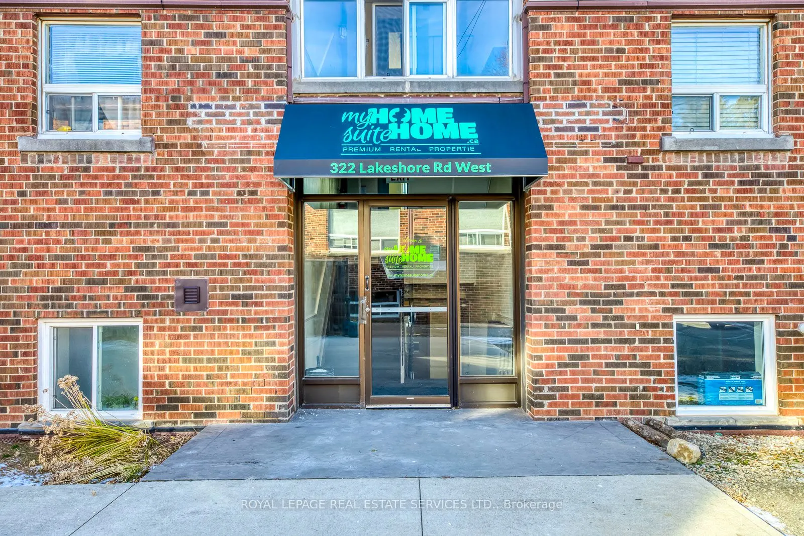 320 Lakeshore Road W