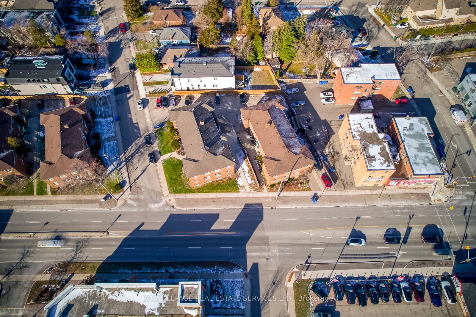 320 Lakeshore Road W