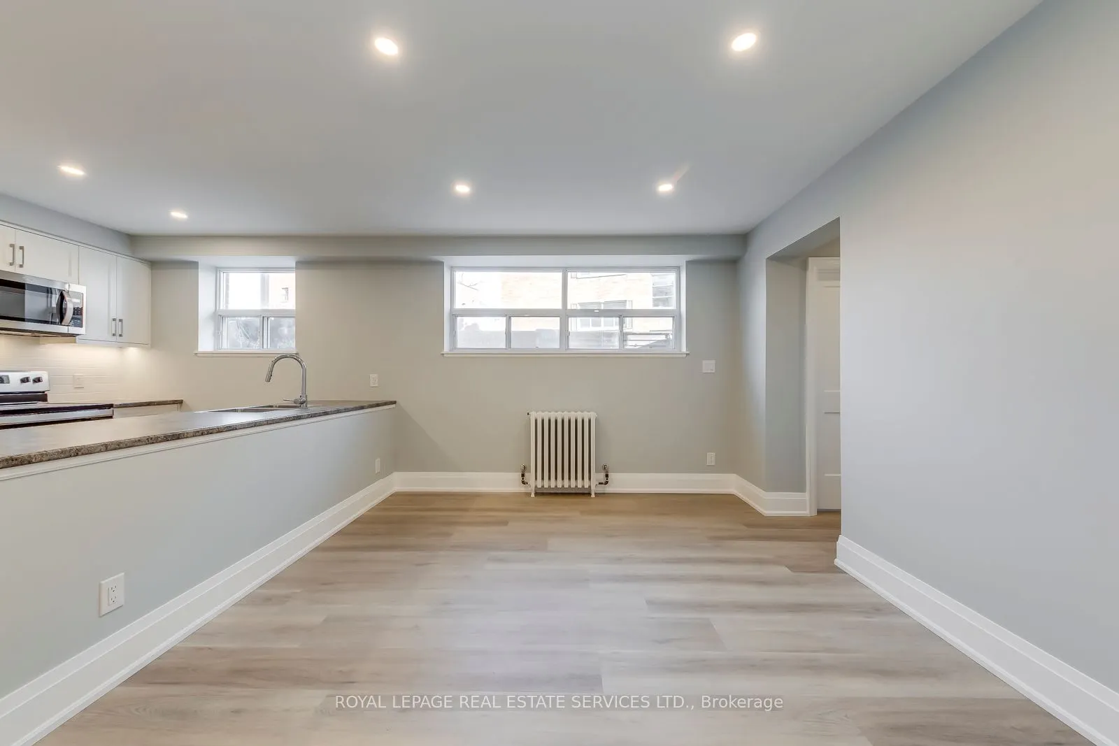 322 Lakeshore Road W