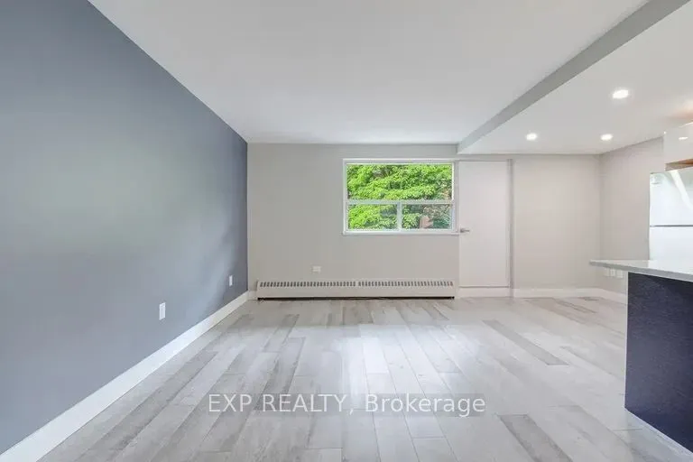 45 Paisley Boulevard W