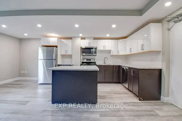 45 Paisley Boulevard W