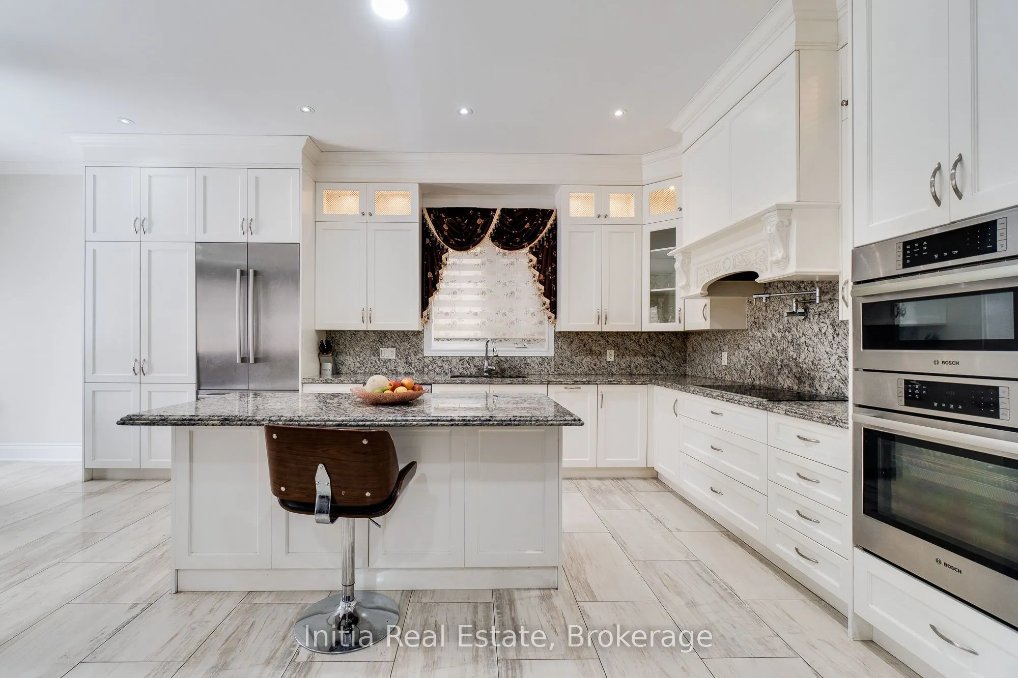 12 Erintown Crescent S
