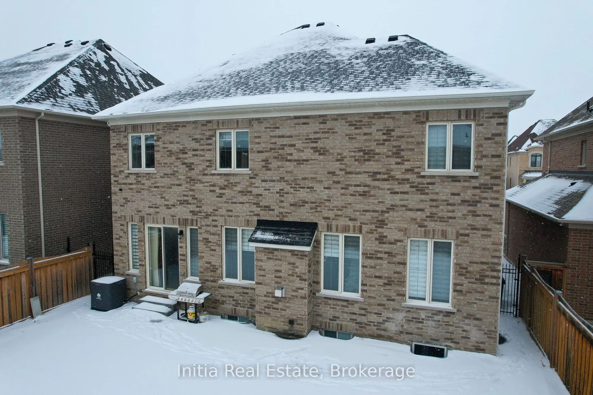 12 Erintown Crescent S