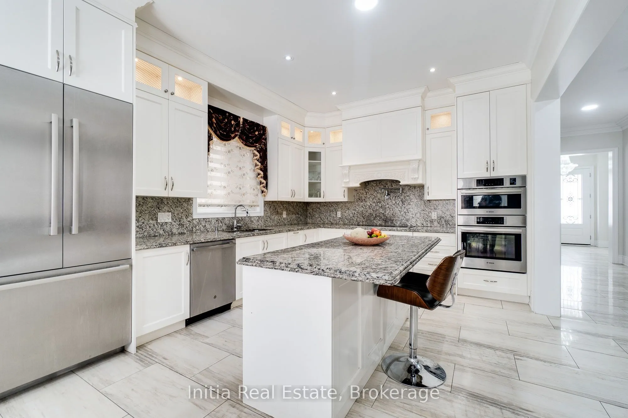 12 Erintown Crescent S