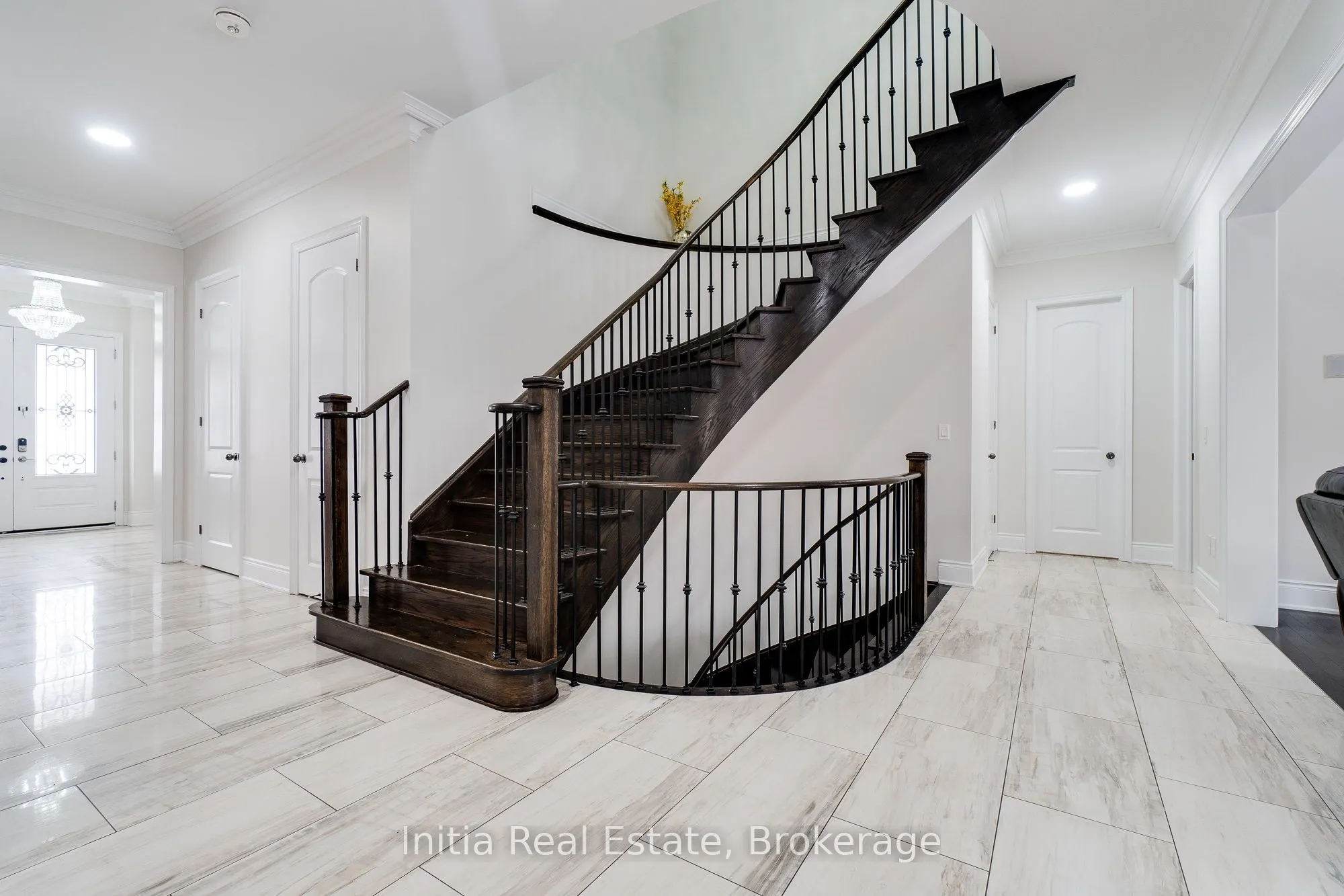 12 Erintown Crescent S