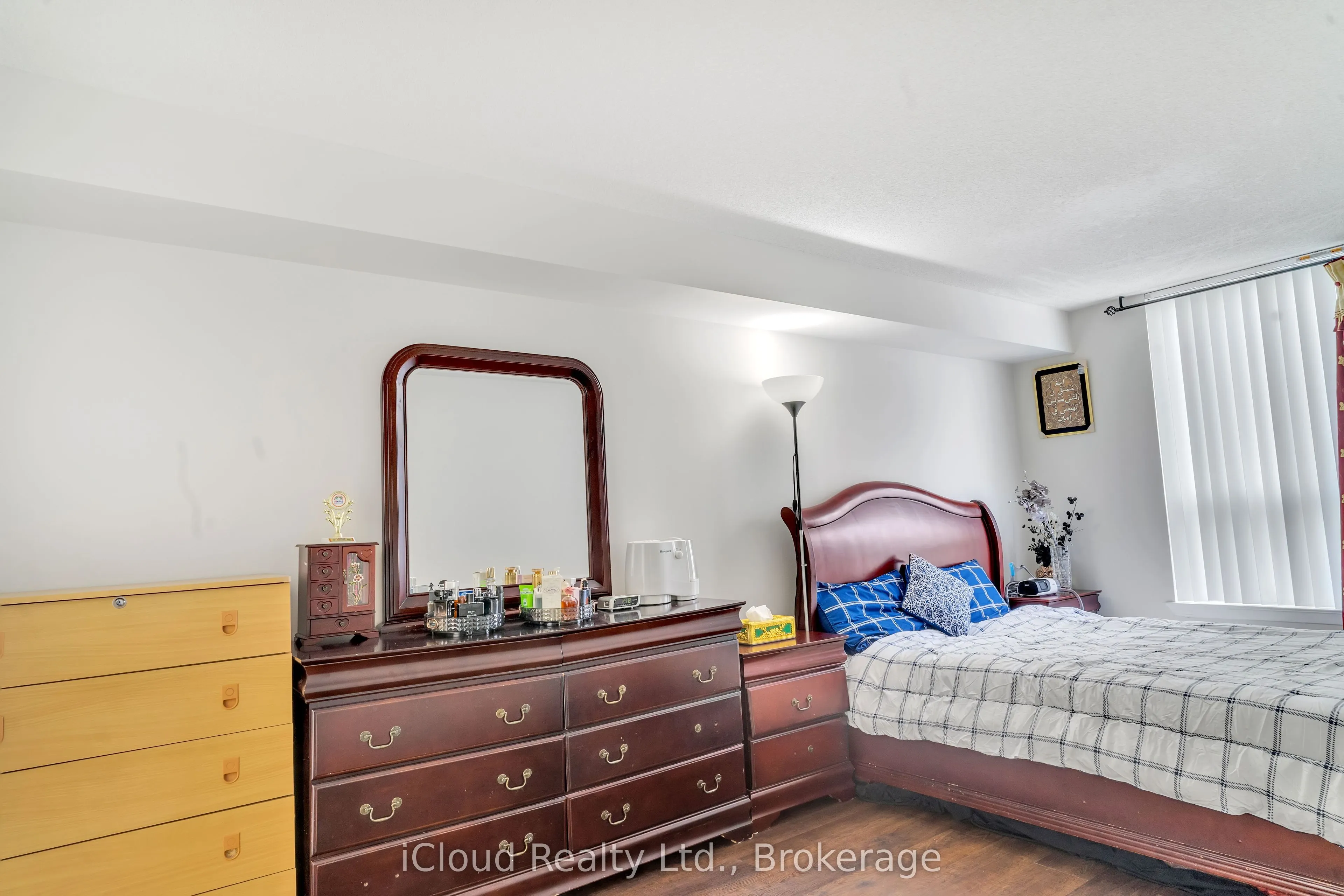 135 Hillcrest Avenue #903