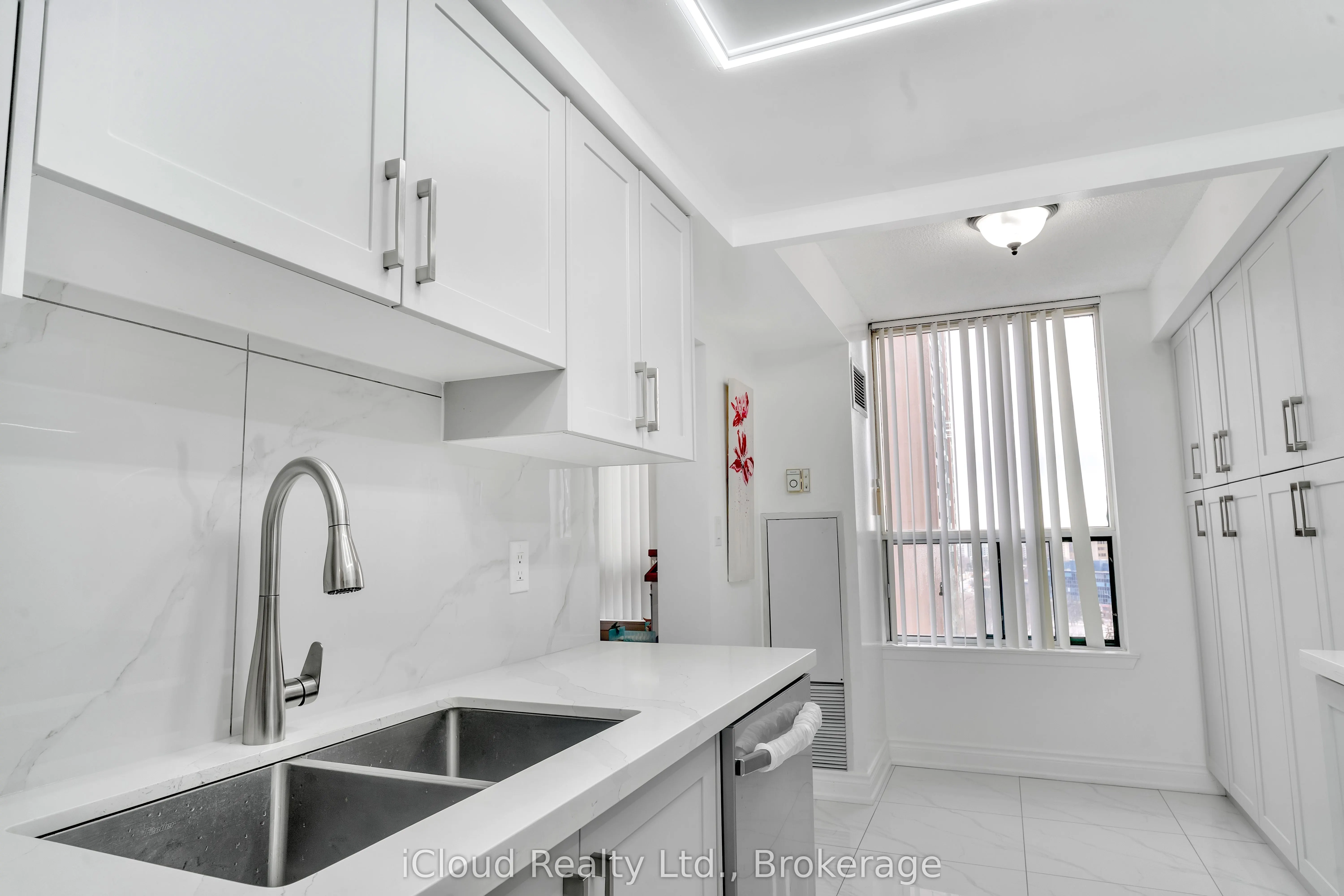 135 Hillcrest Avenue #903