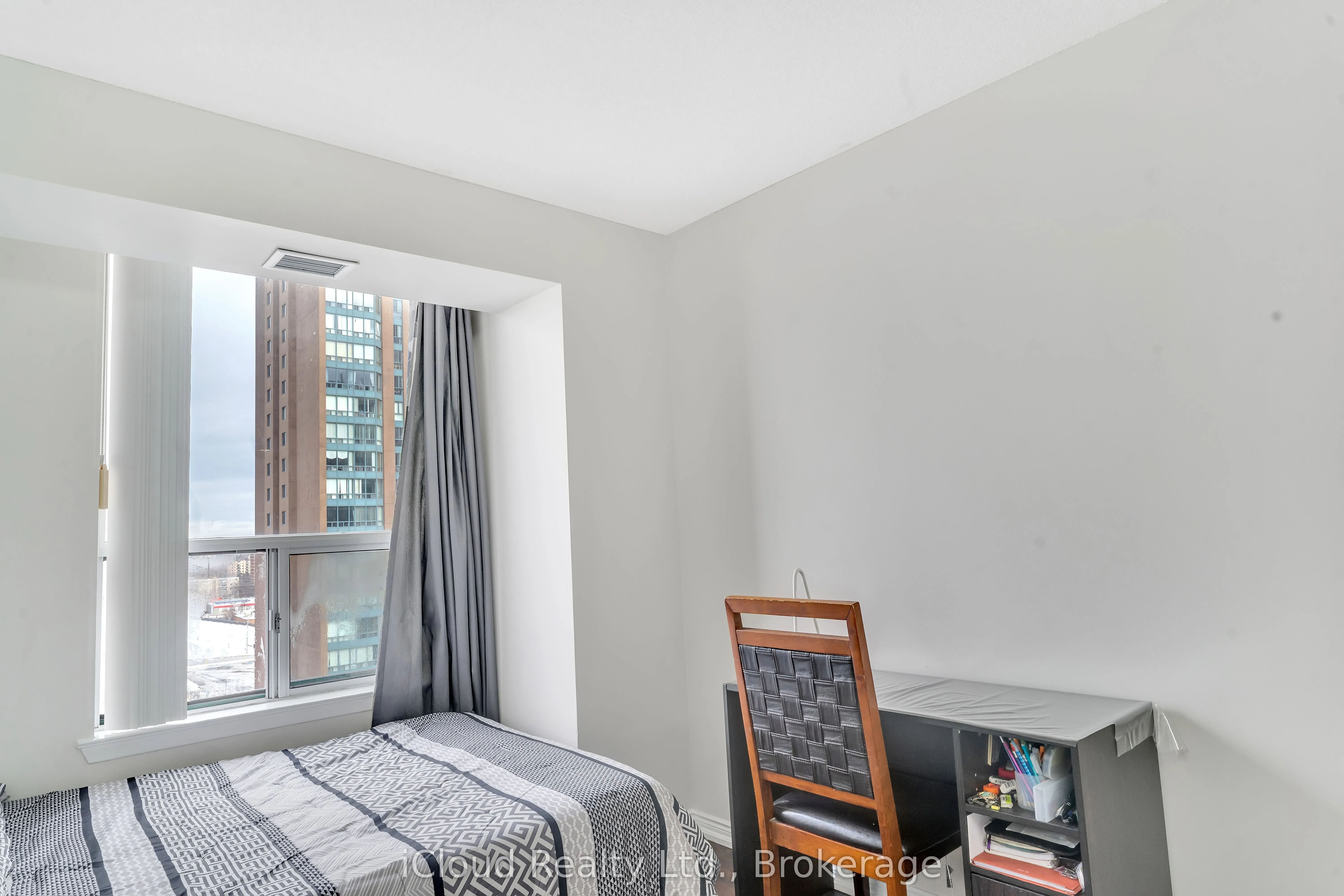 135 Hillcrest Avenue #903
