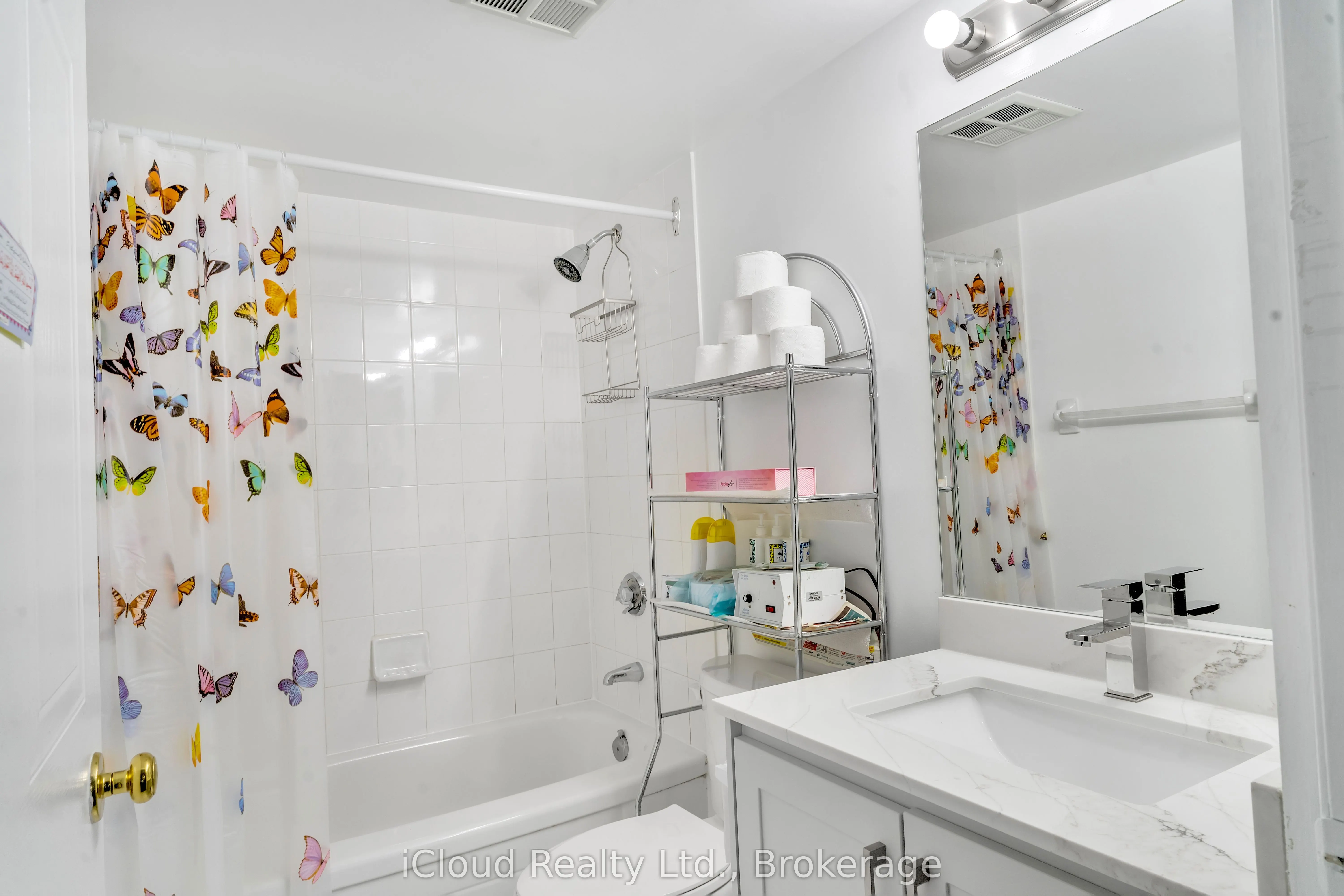 135 Hillcrest Avenue #903