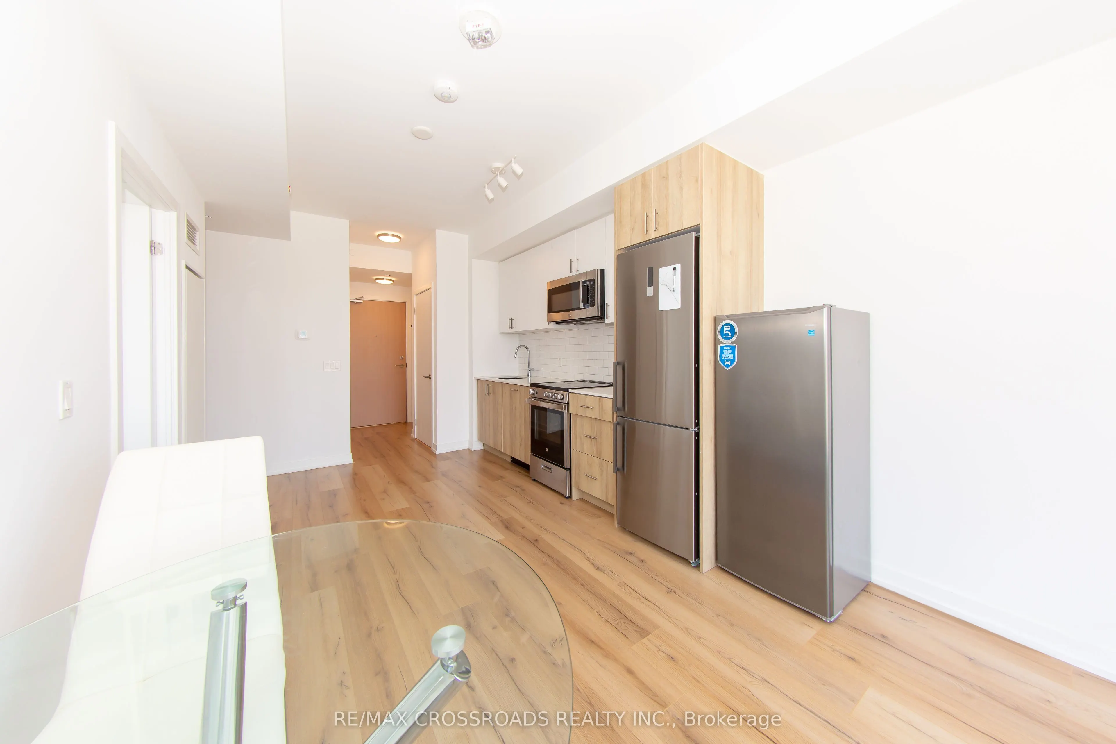 1195 The Queensway #406