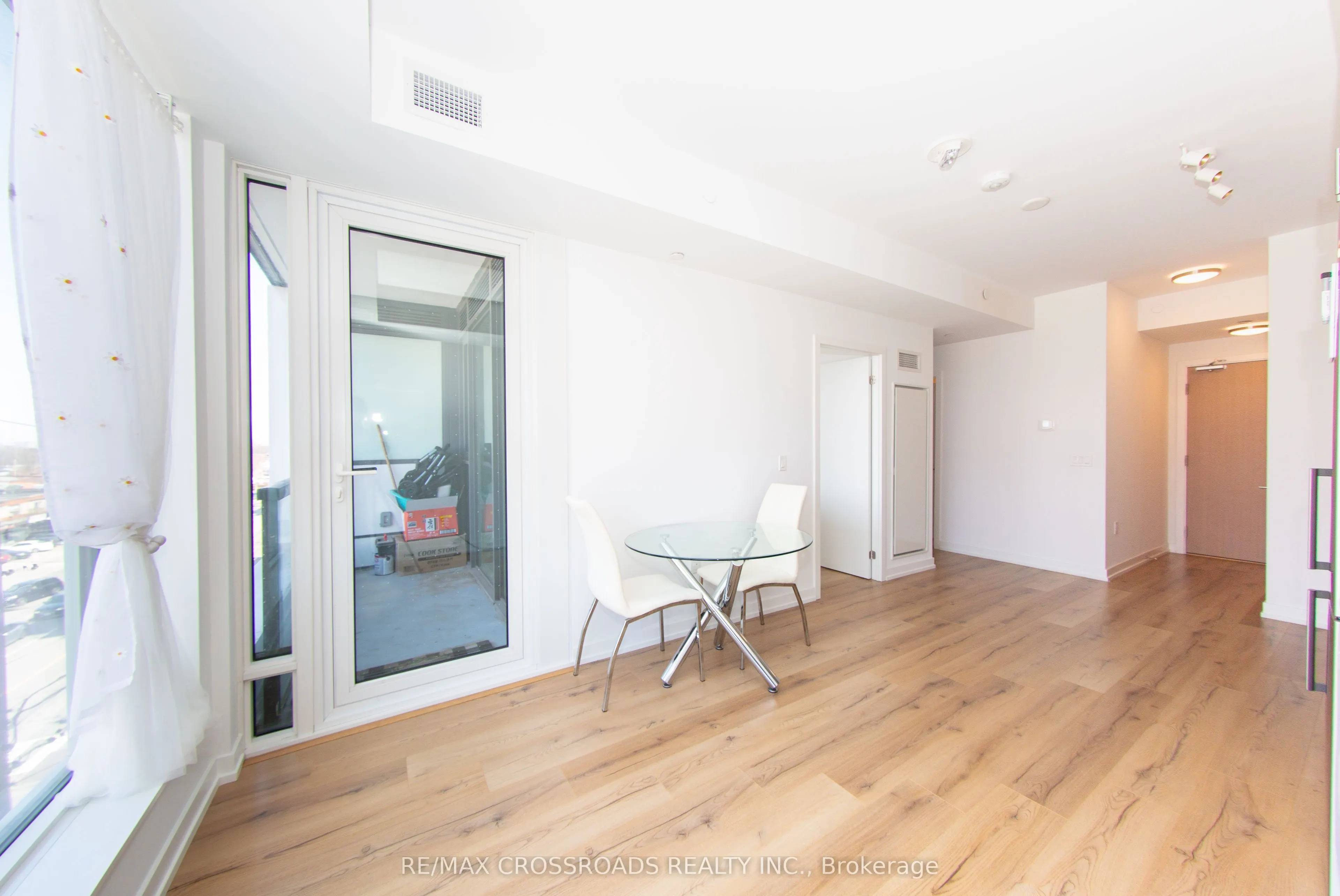 1195 The Queensway #406