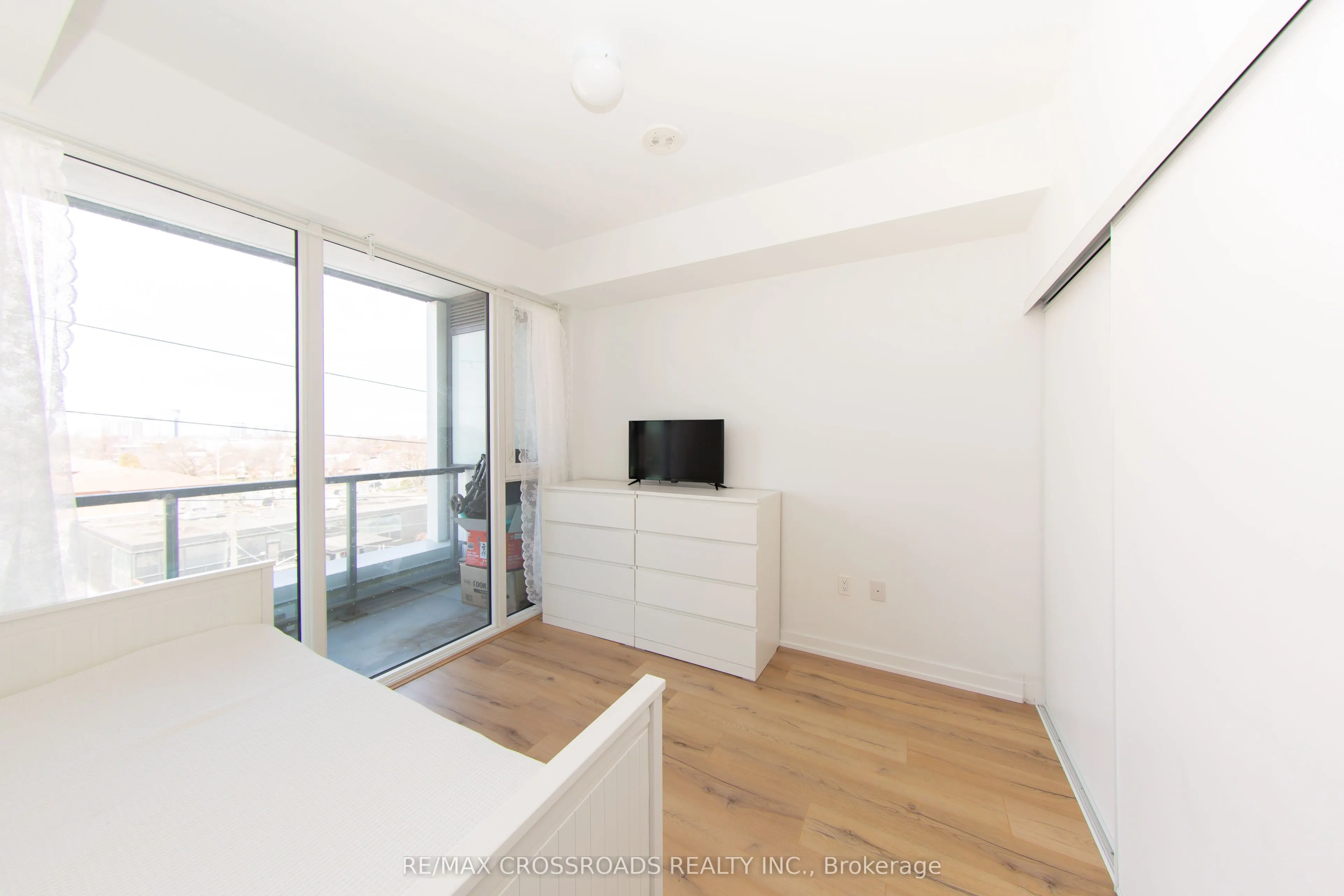1195 The Queensway #406