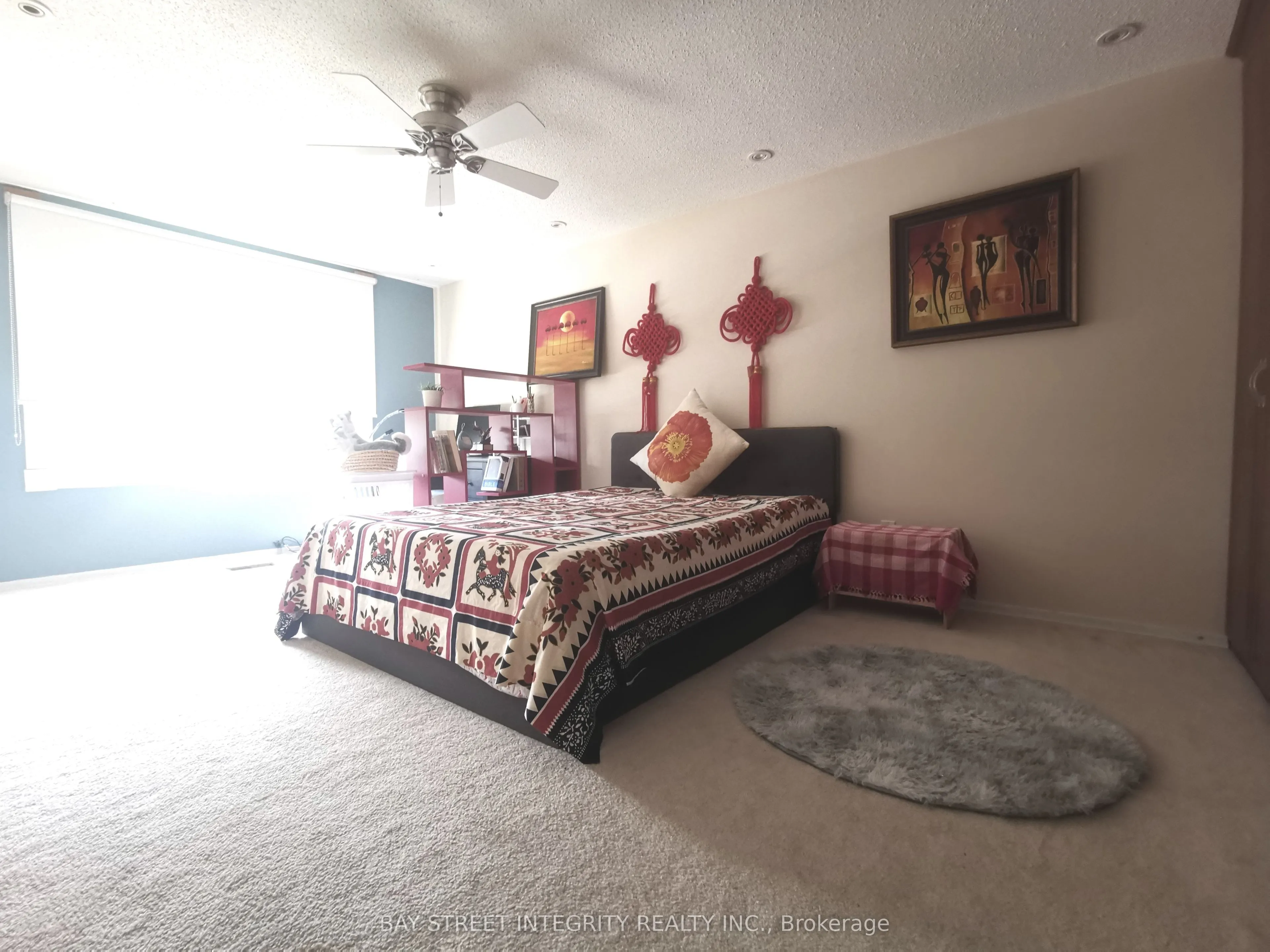 976 Raintree Lane