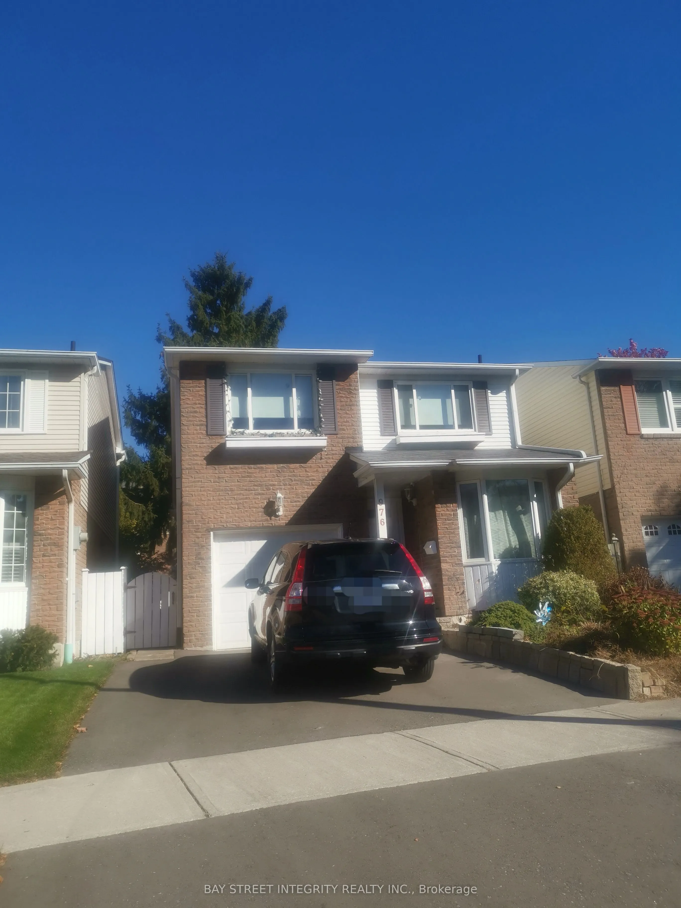 976 Raintree Lane