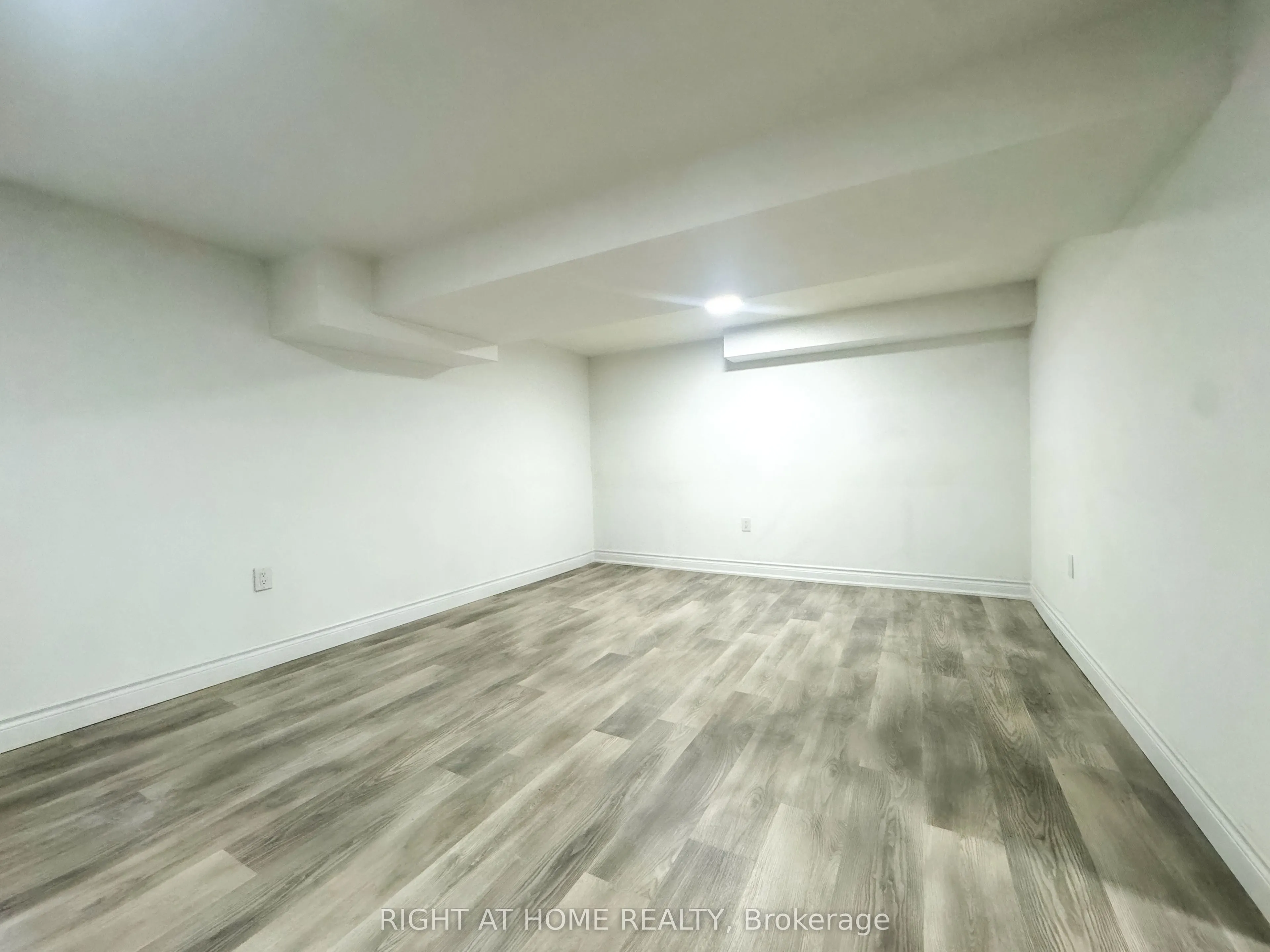 3360 The Credit Woodlands #10