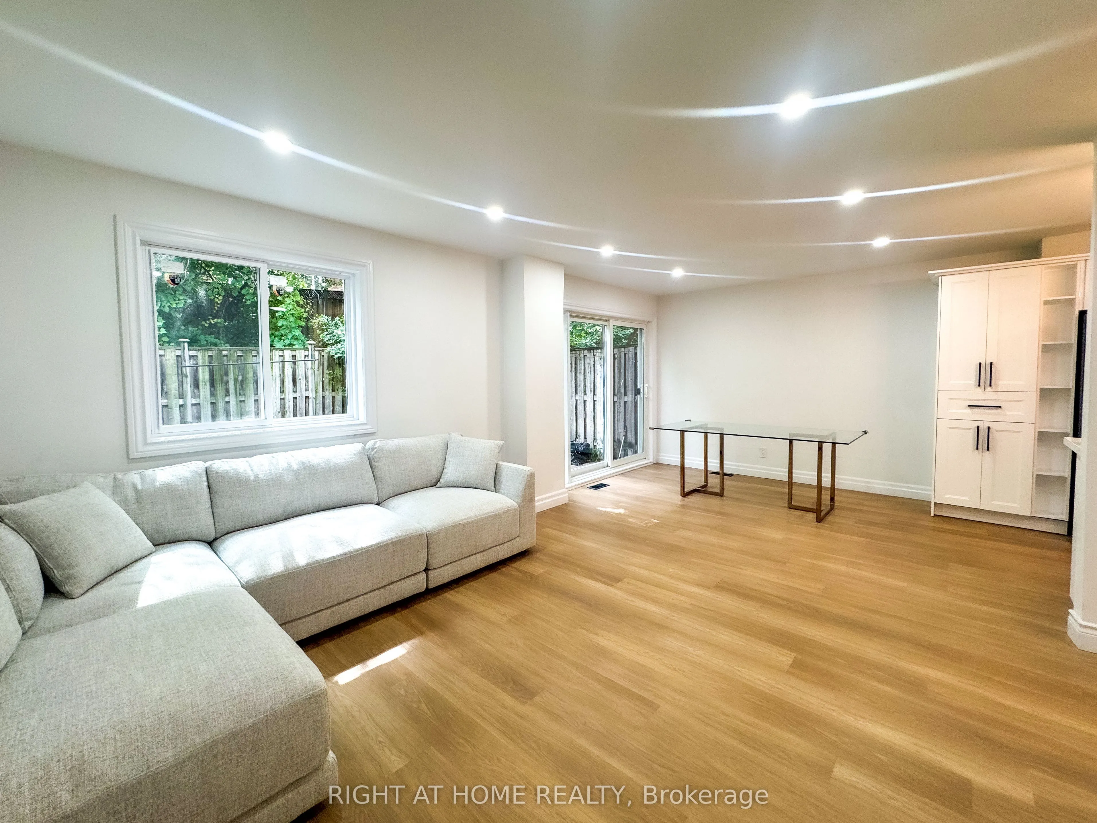 3360 The Credit Woodlands #10