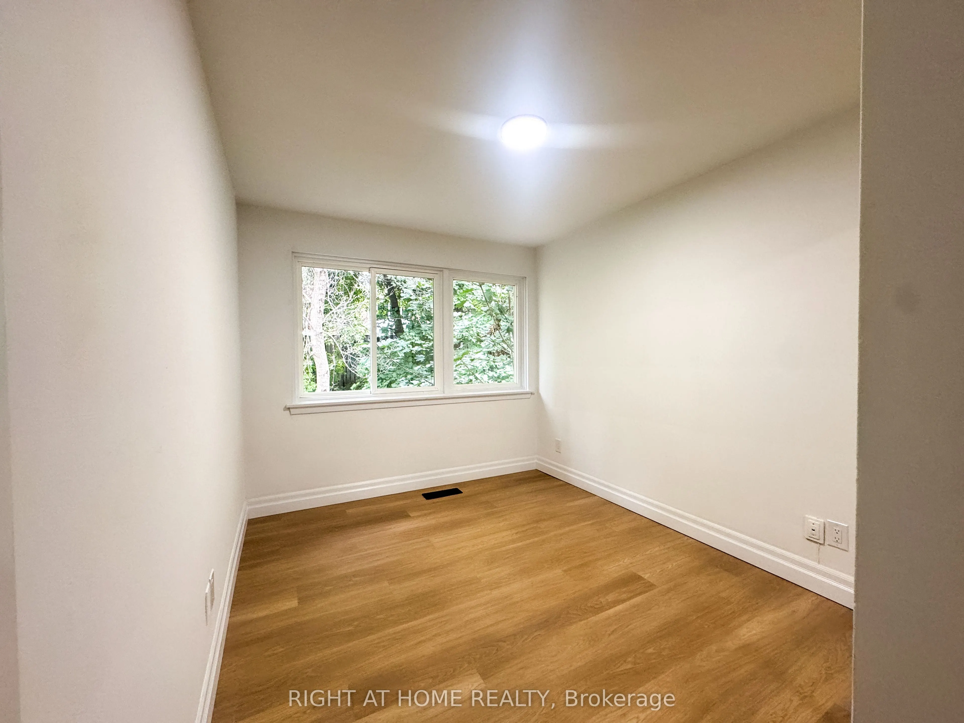 3360 The Credit Woodlands #10