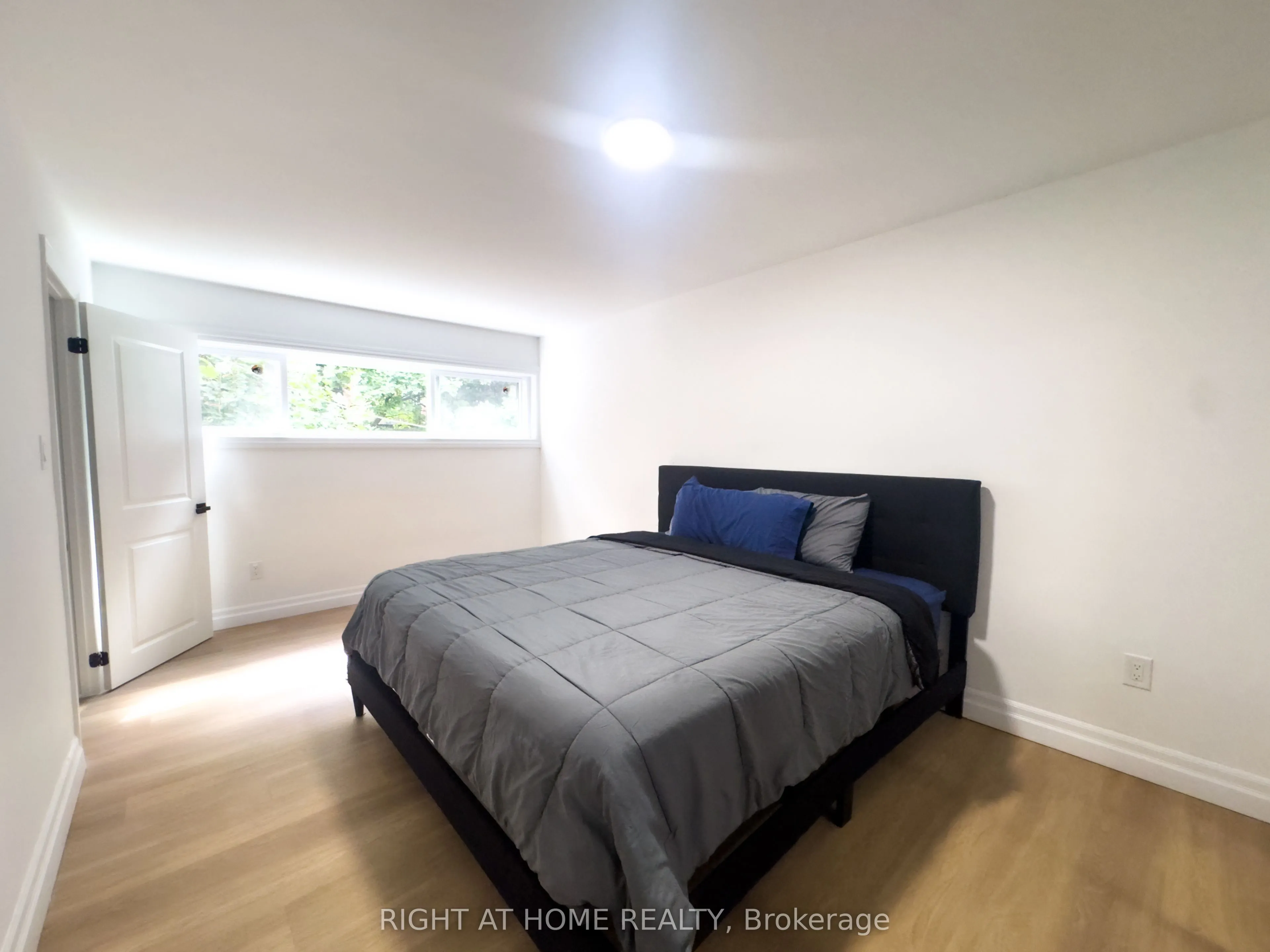 3360 The Credit Woodlands #10