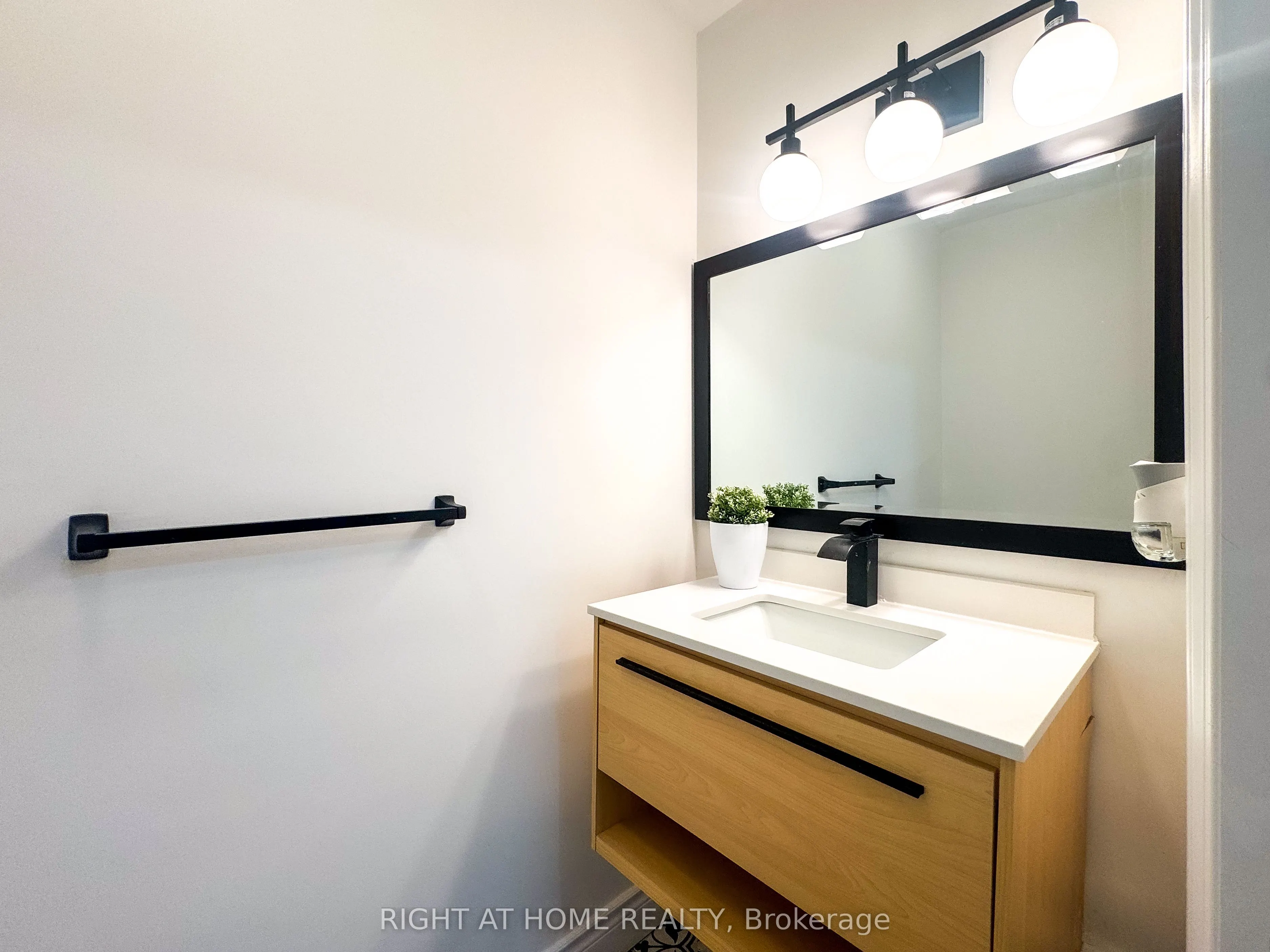 3360 The Credit Woodlands #10