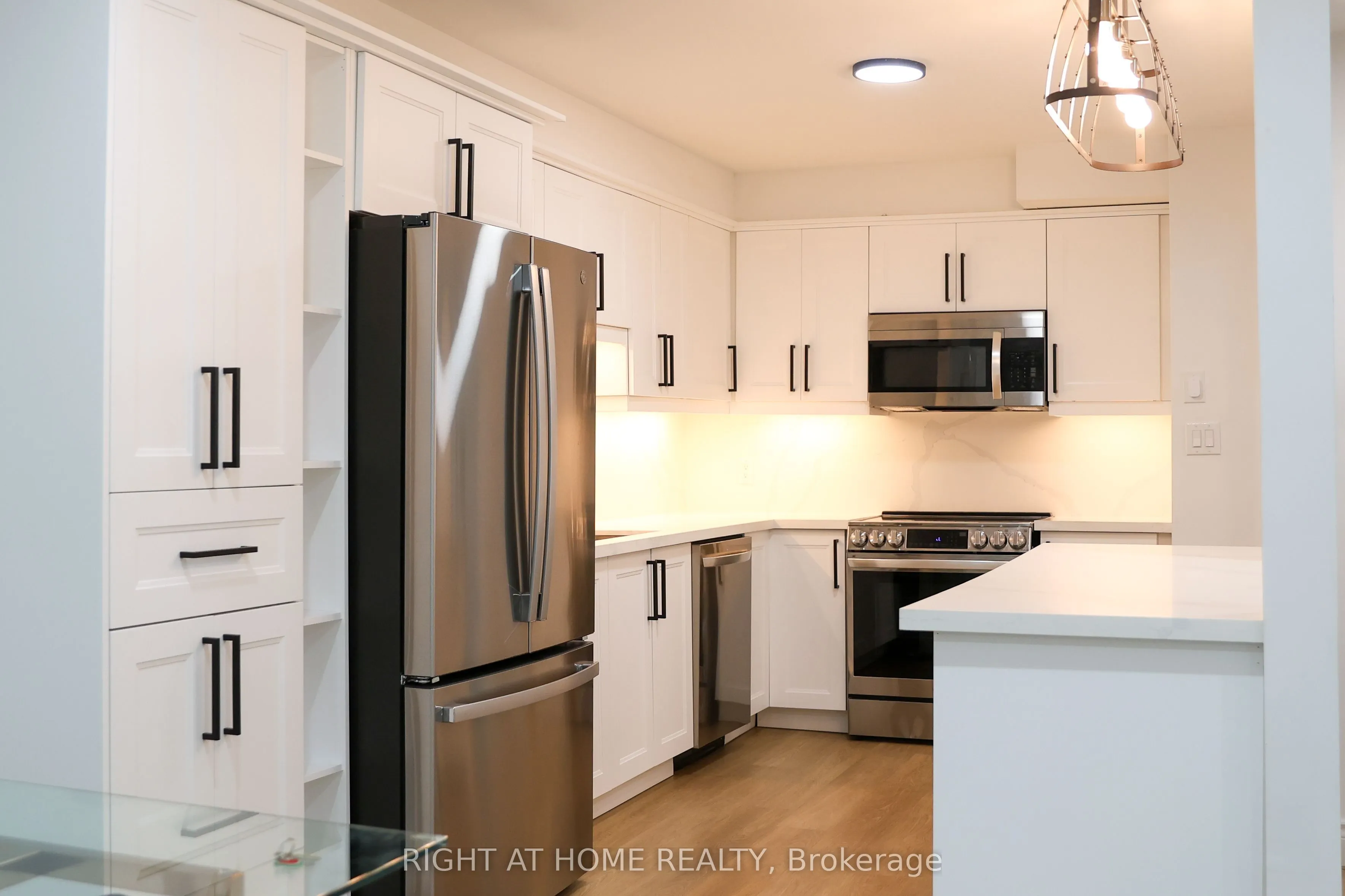 3360 The Credit Woodlands #10