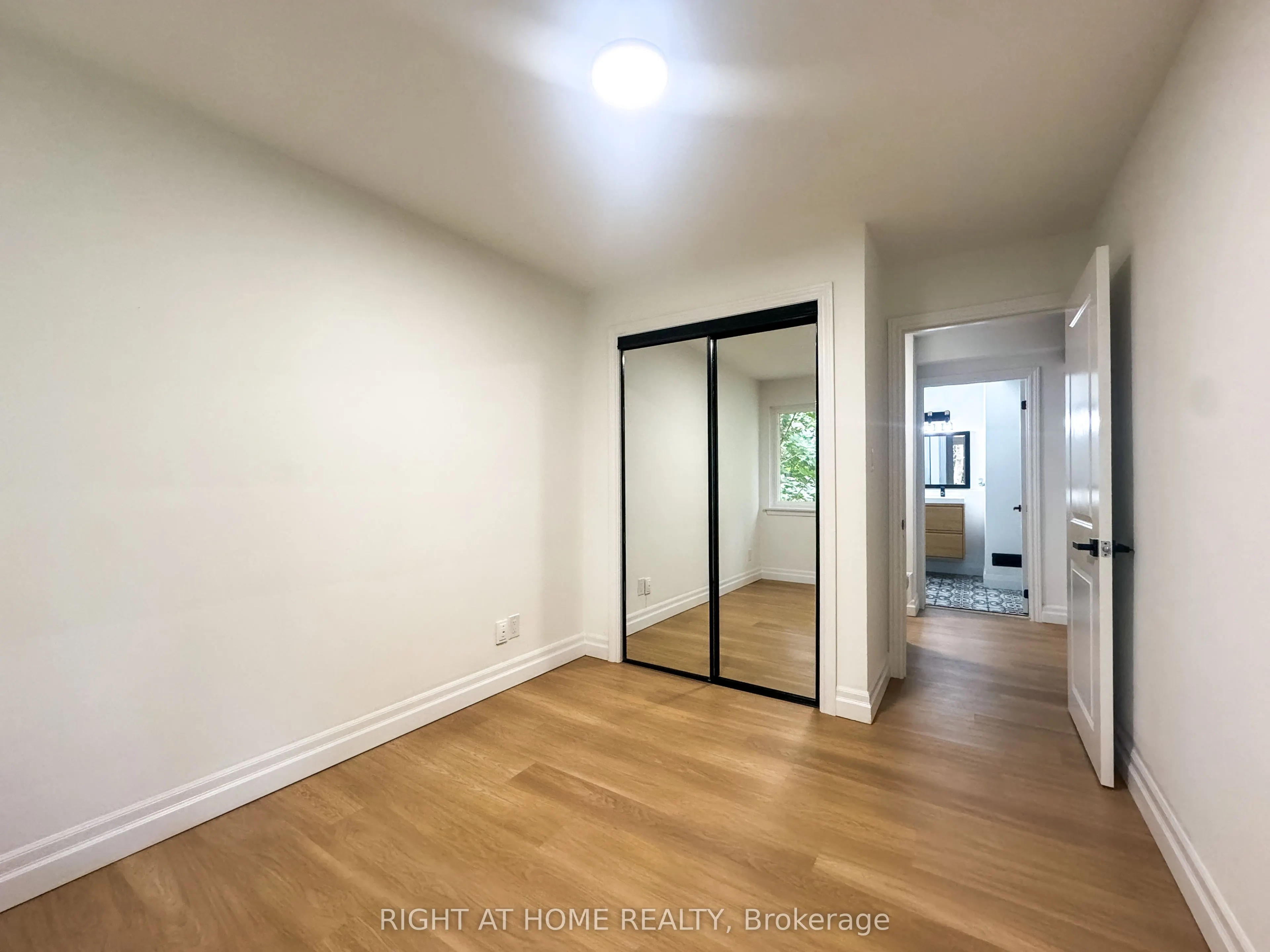 3360 The Credit Woodlands #10