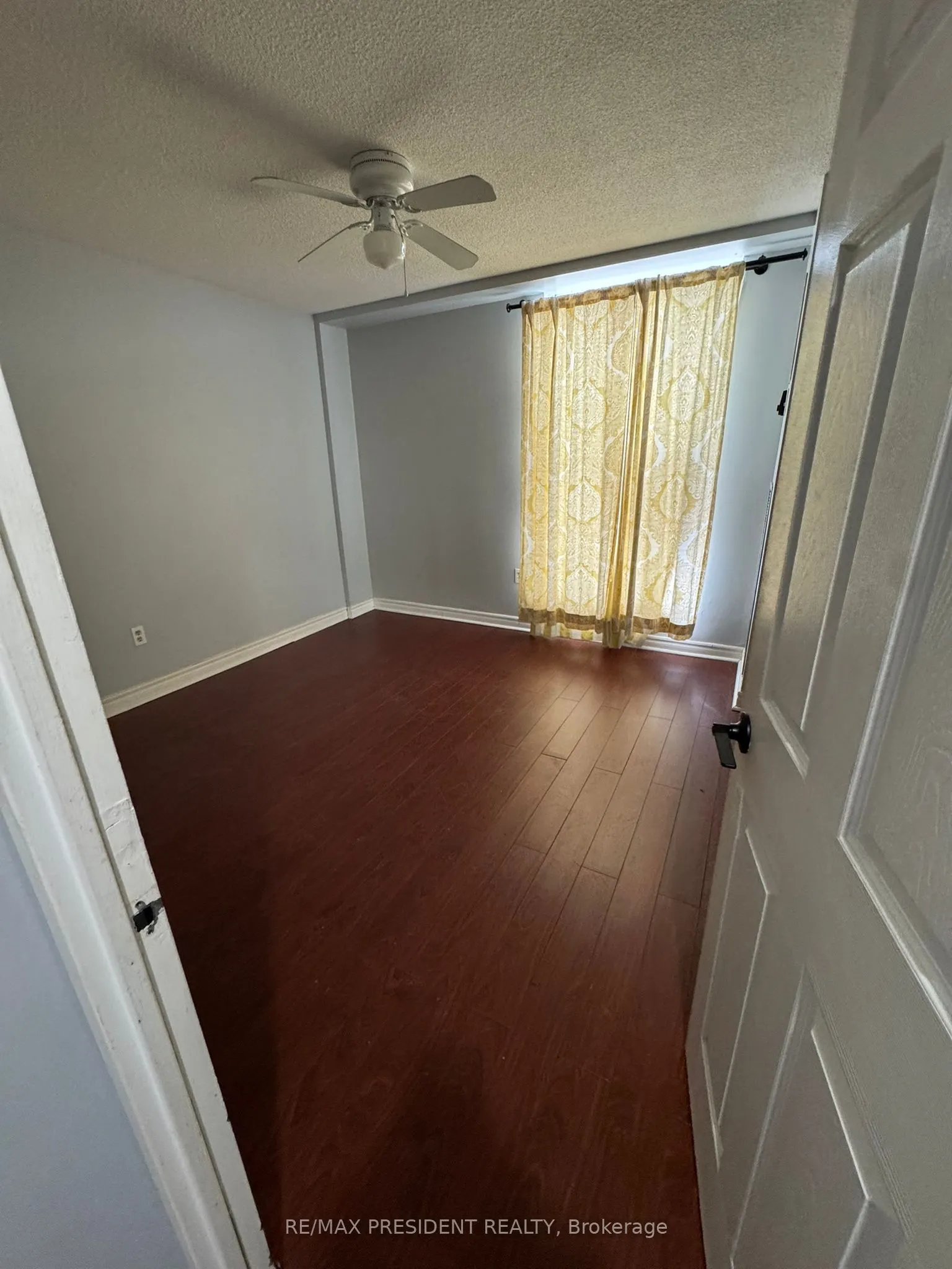 21 Knightsbridge Road #101