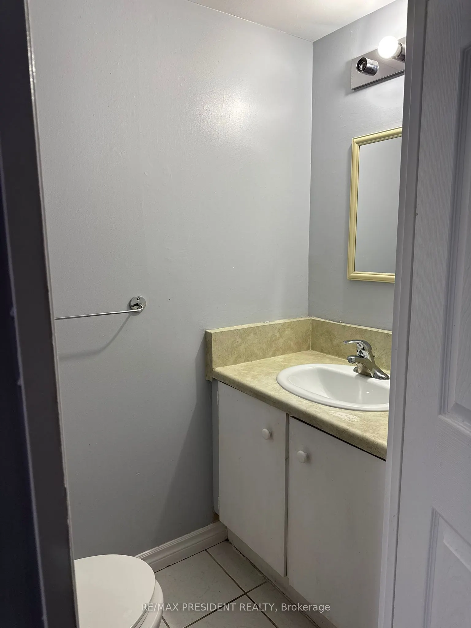 21 Knightsbridge Road #101