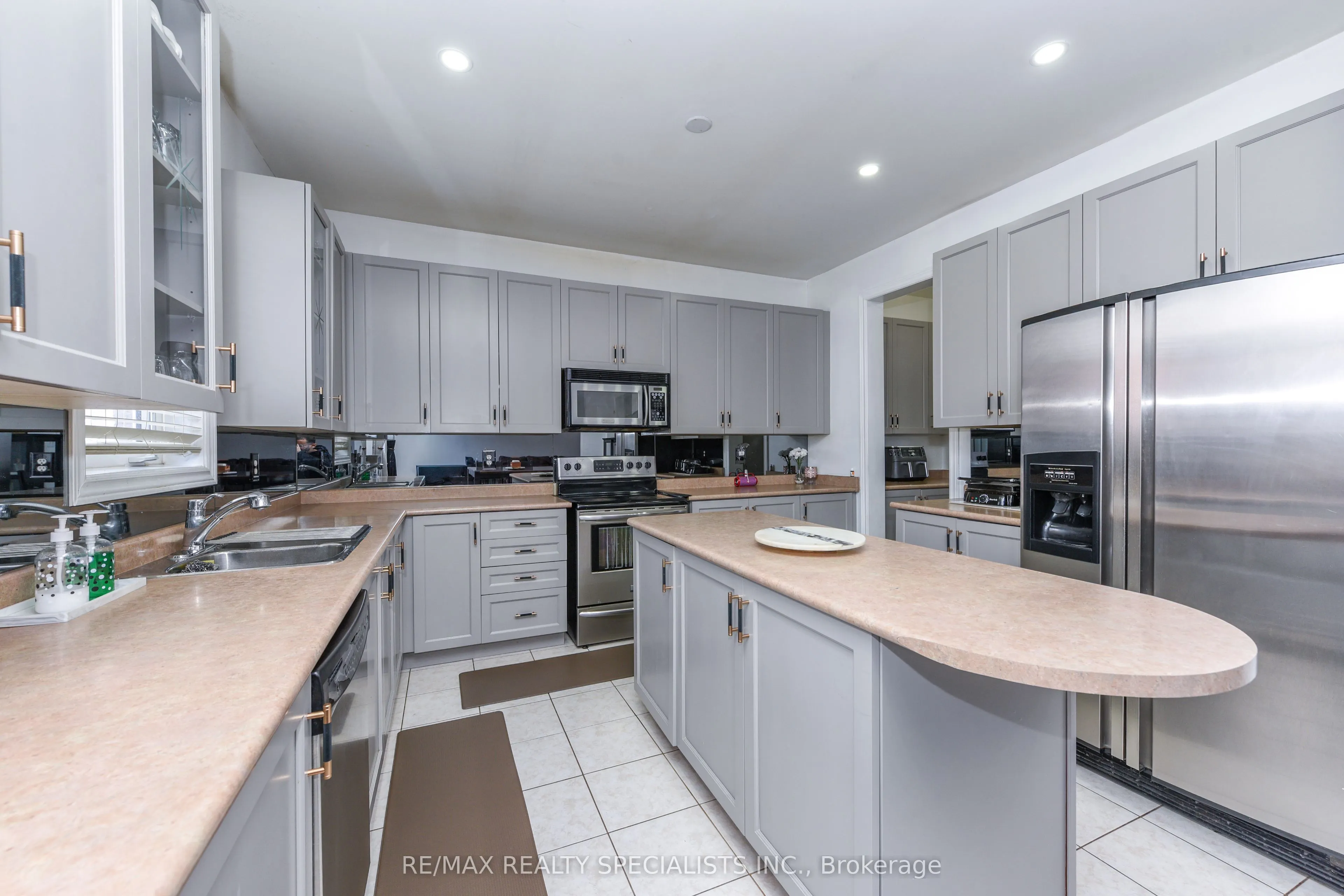 41 Madronna Gardens