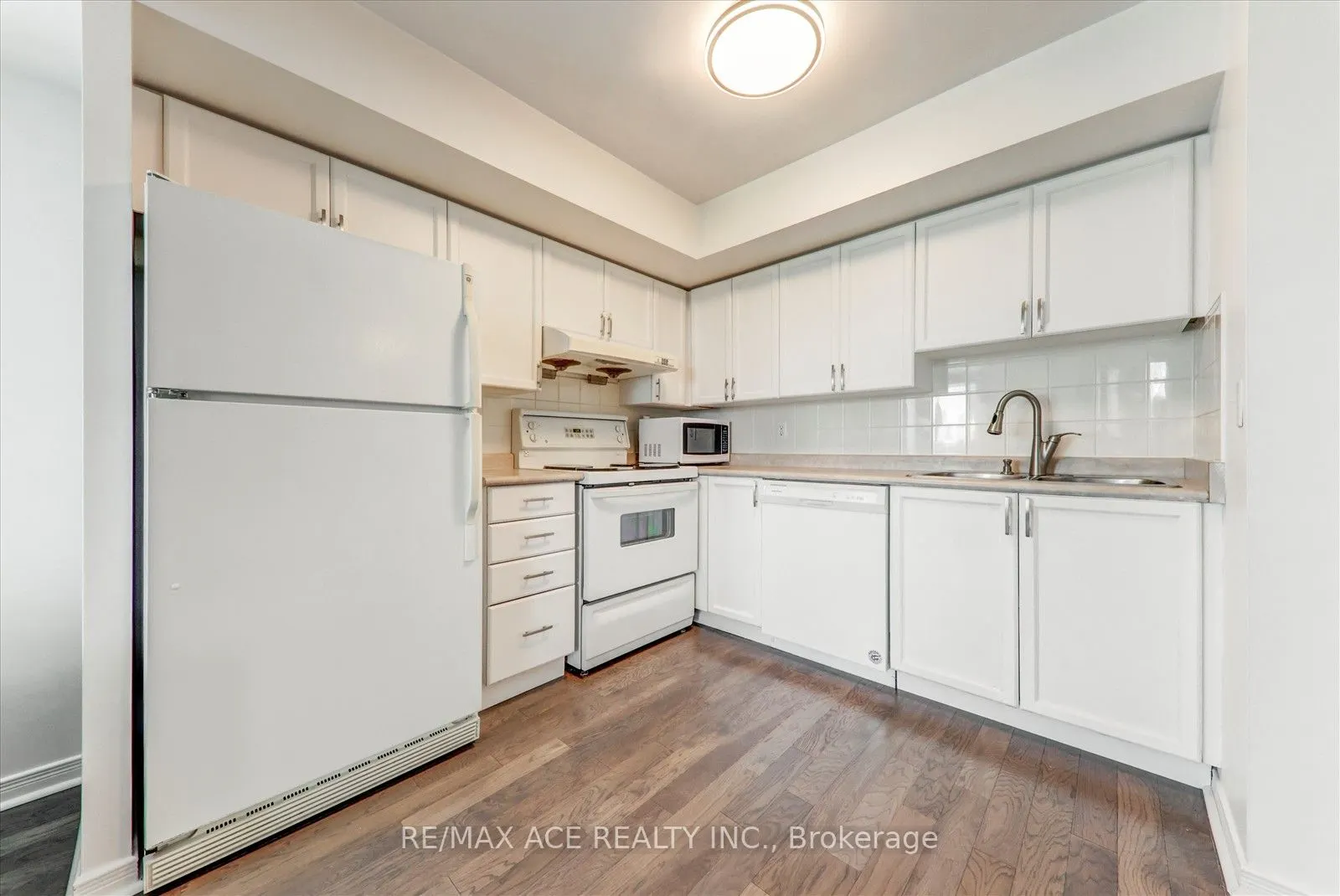 2545 Erin Centre Boulevard #1803