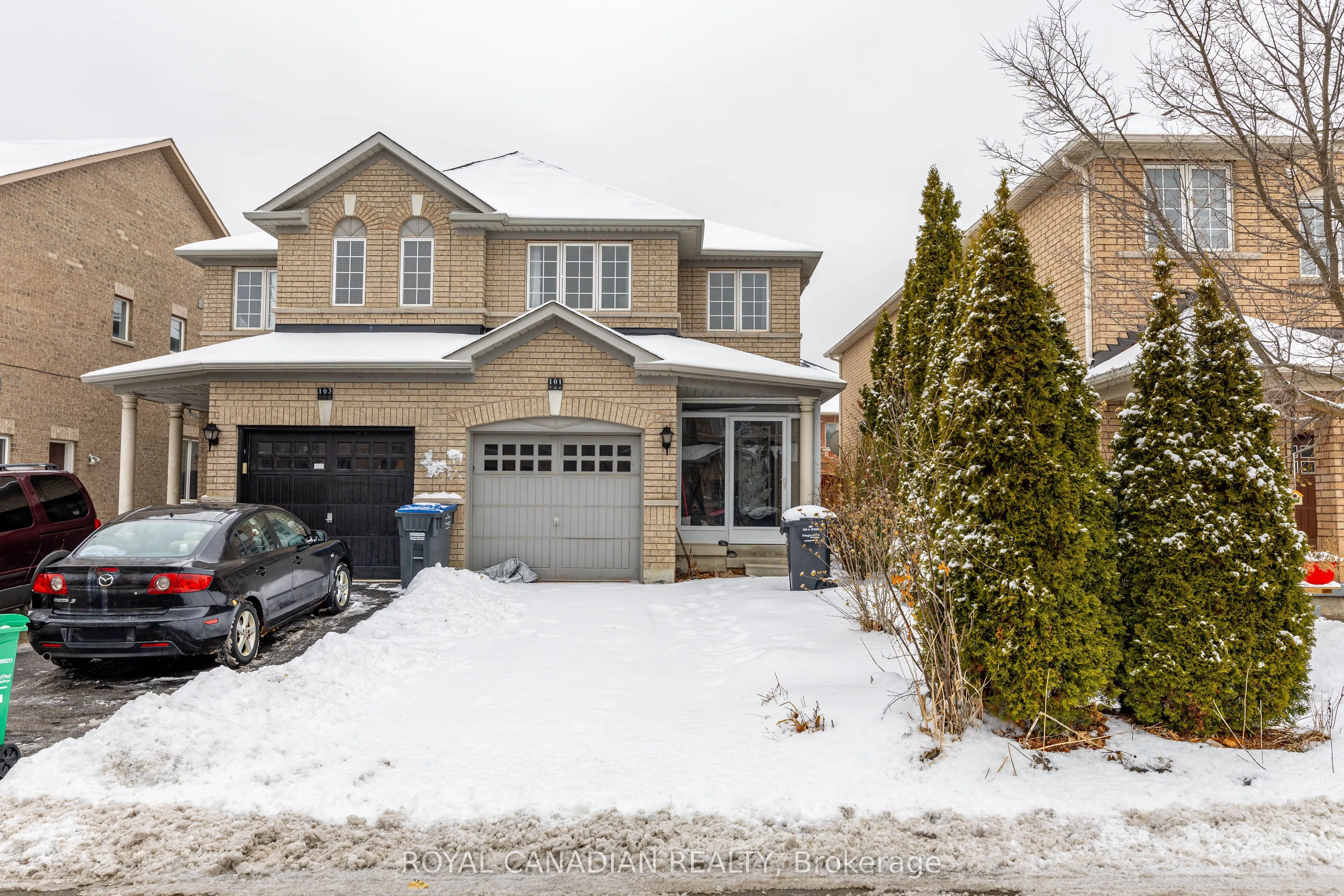 101 Crystalview Crescent