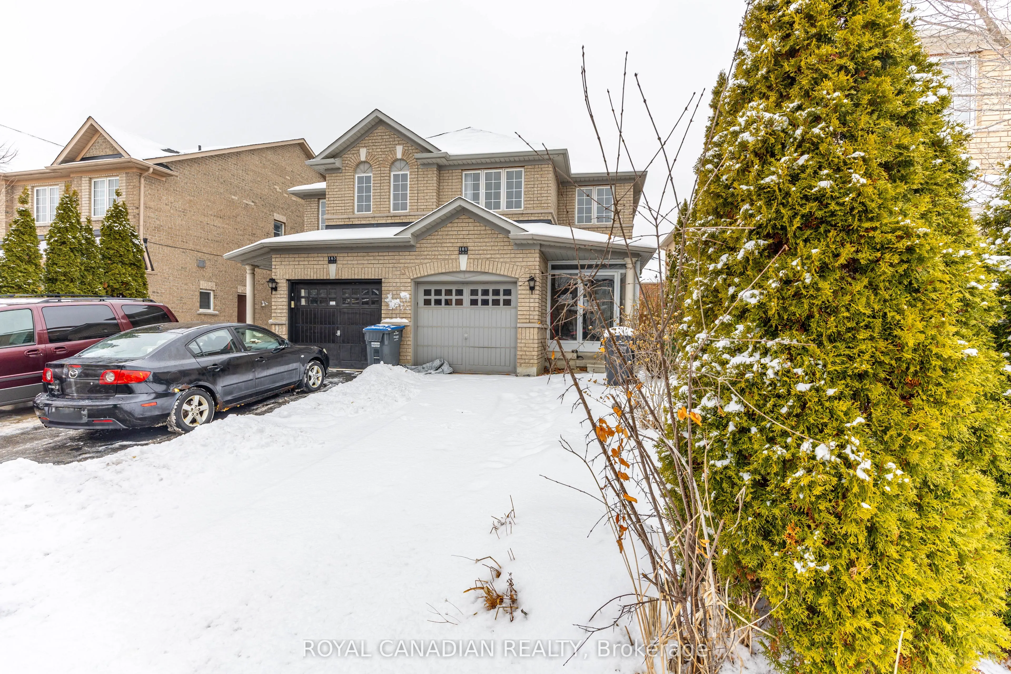 101 Crystalview Crescent