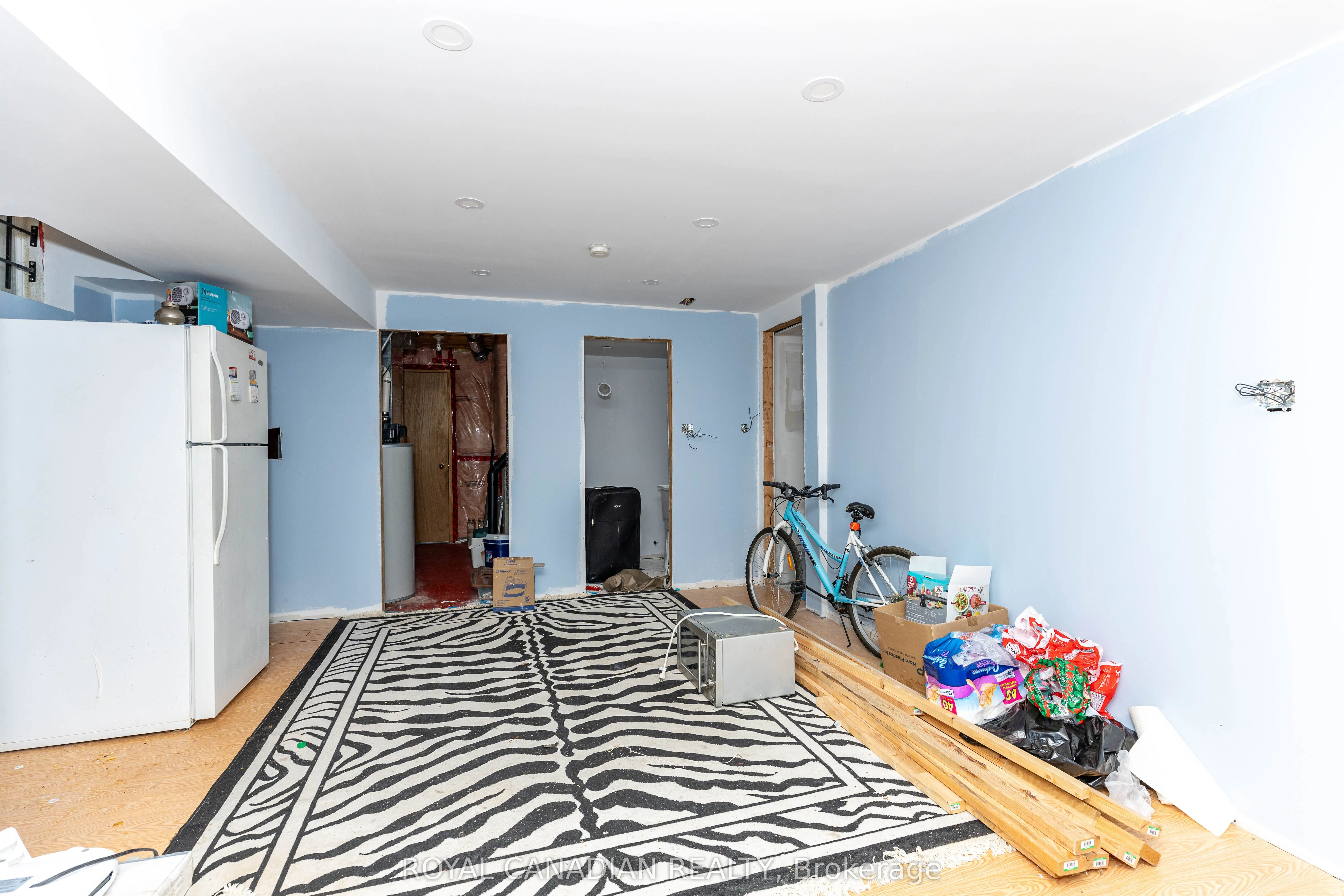 101 Crystalview Crescent