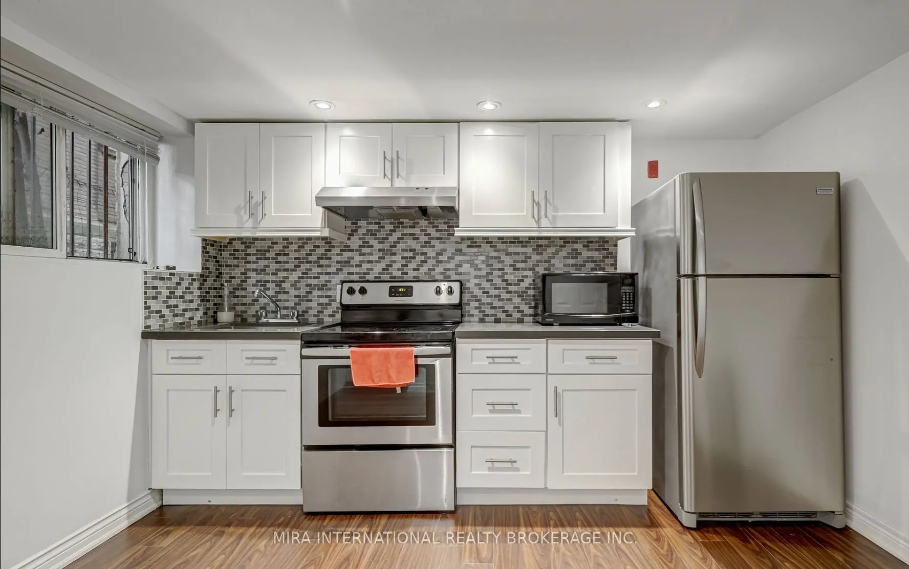 11 Laxton Avenue #B3