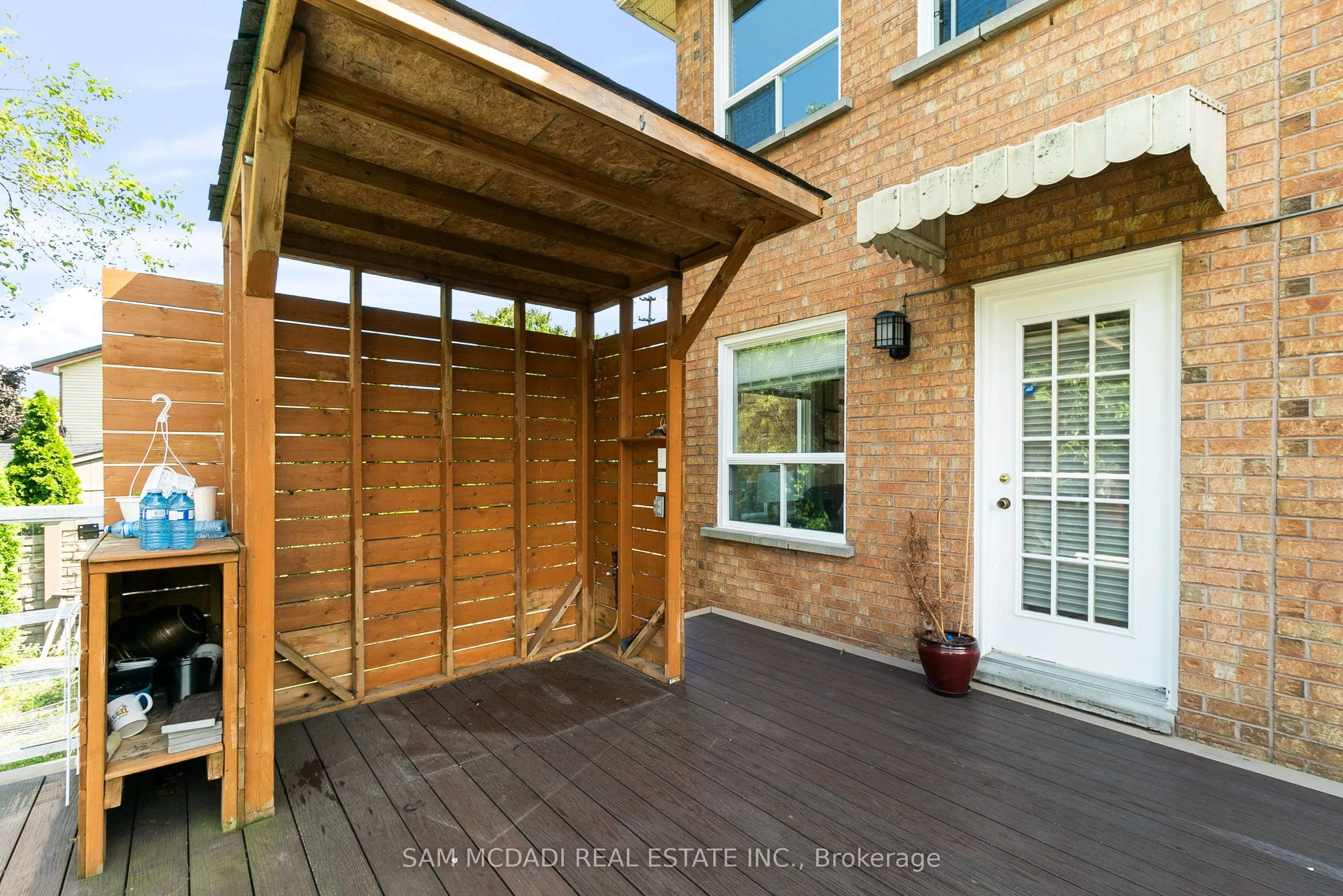 2339 Glengarry Road