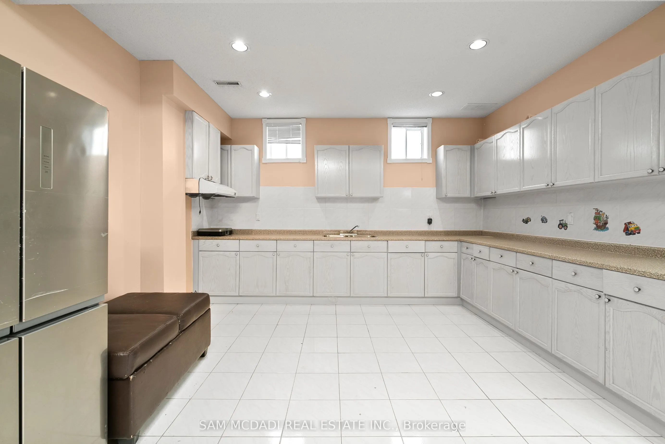 2339 Glengarry Road