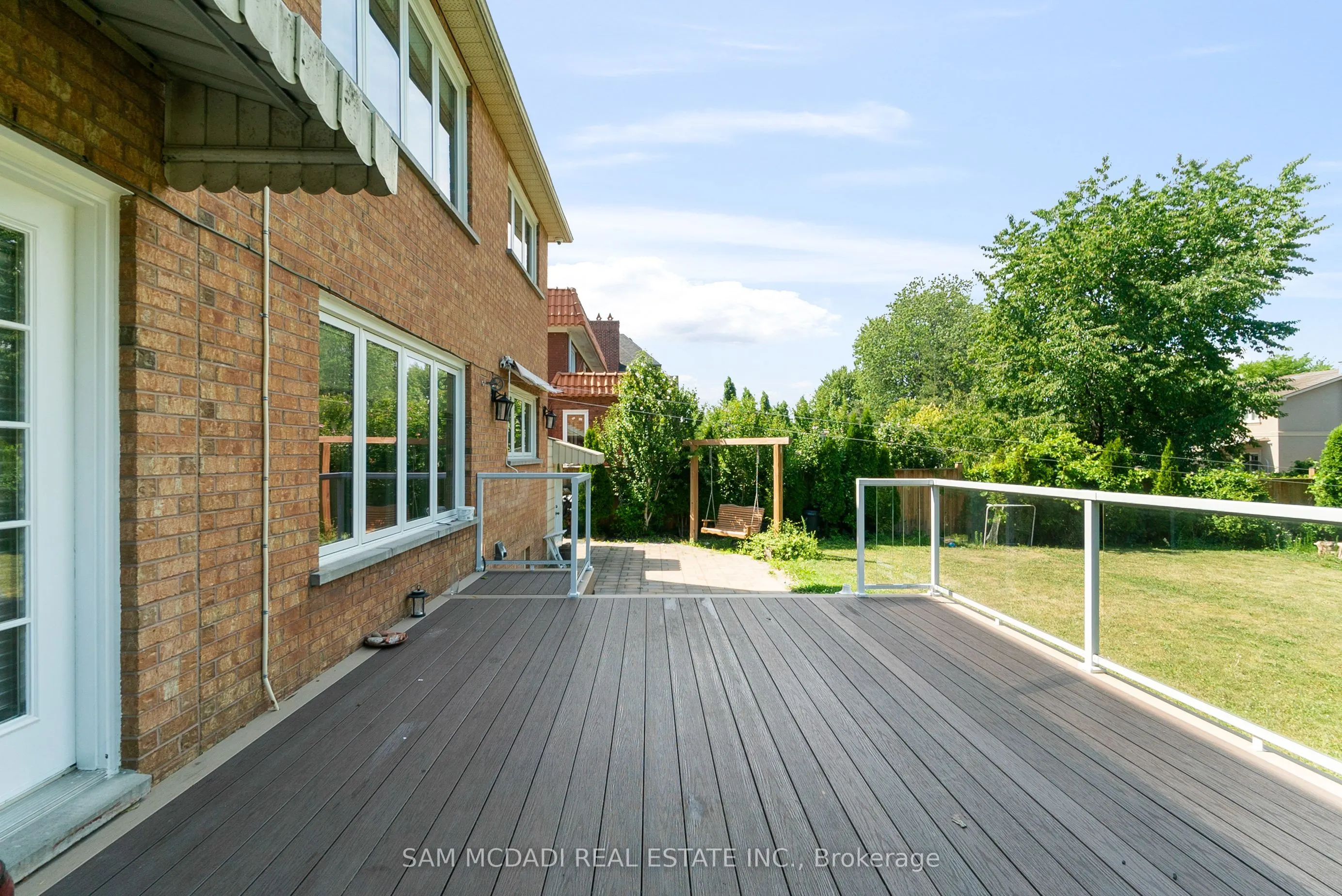 2339 Glengarry Road