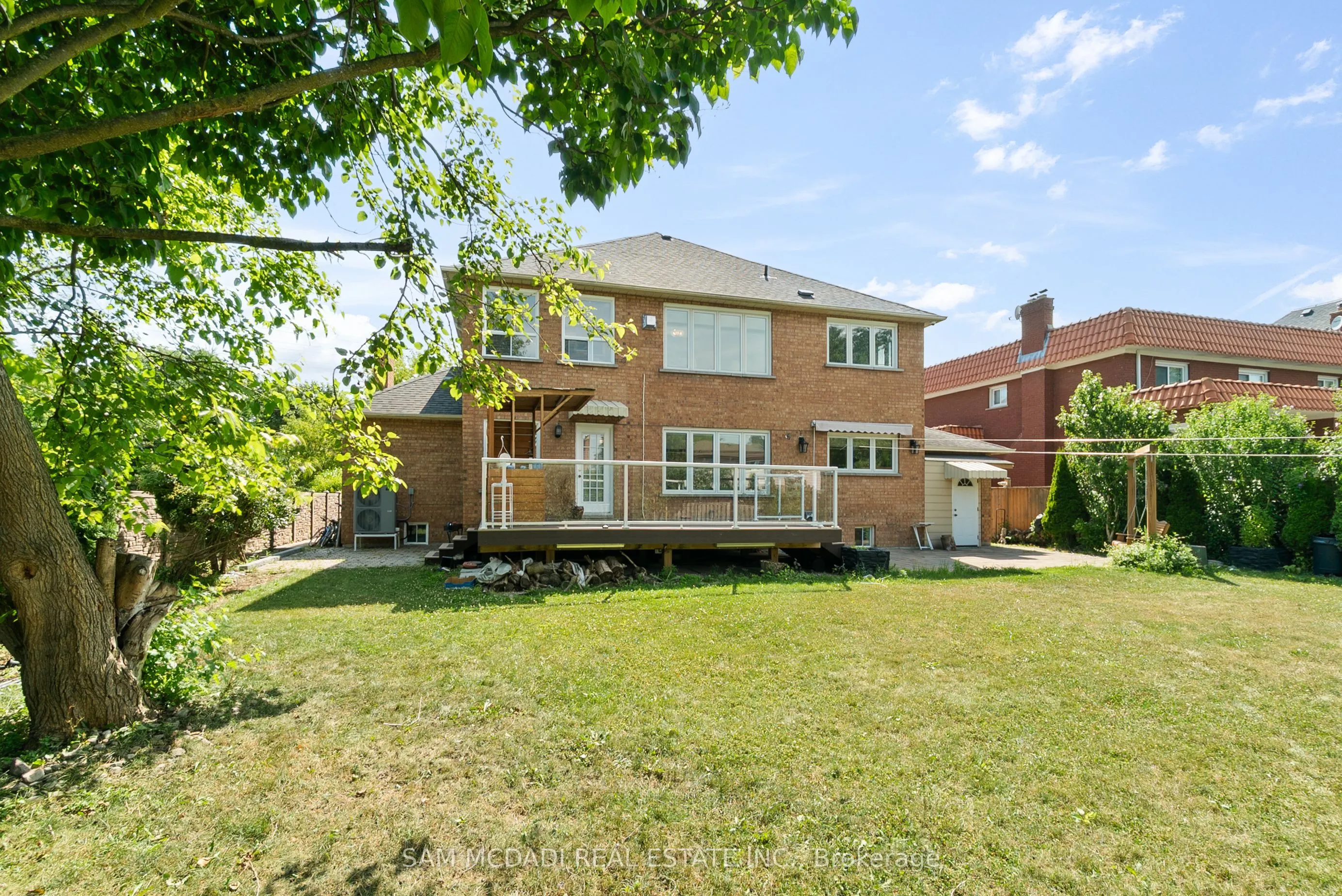 2339 Glengarry Road