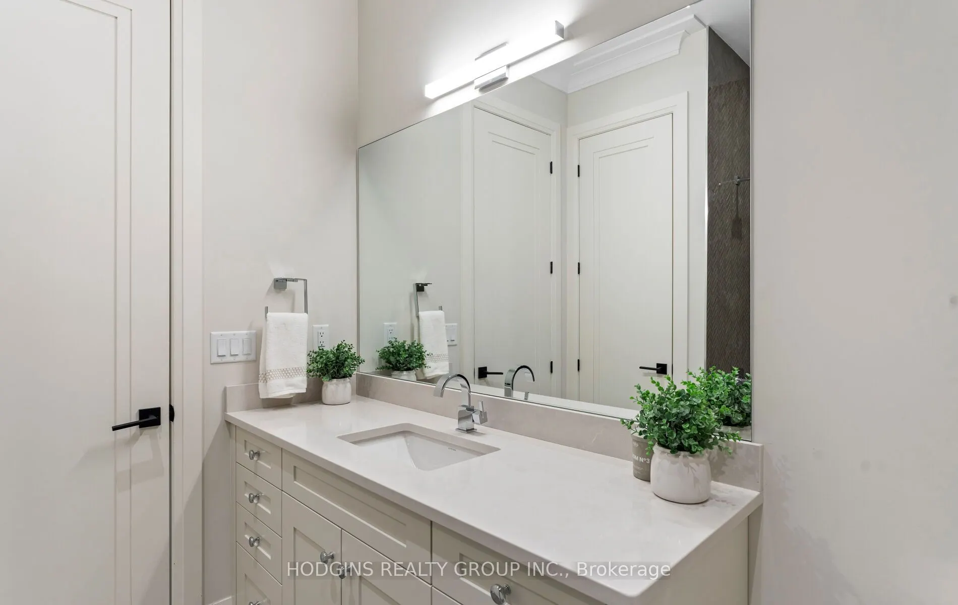 1136 Mona Road #4