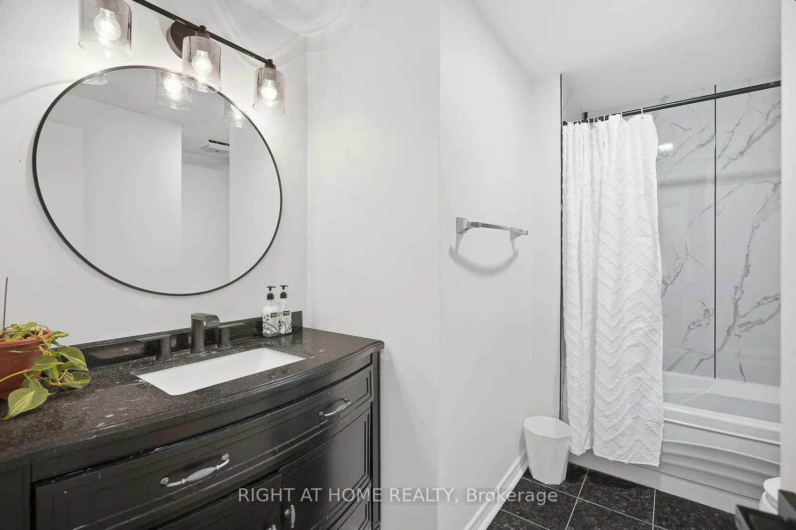 216 Fleetwood Crescent #177