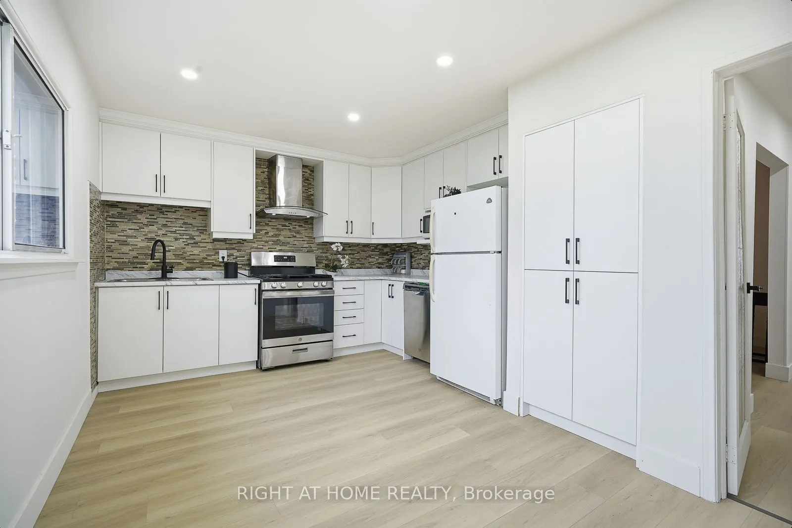 216 Fleetwood Crescent #177