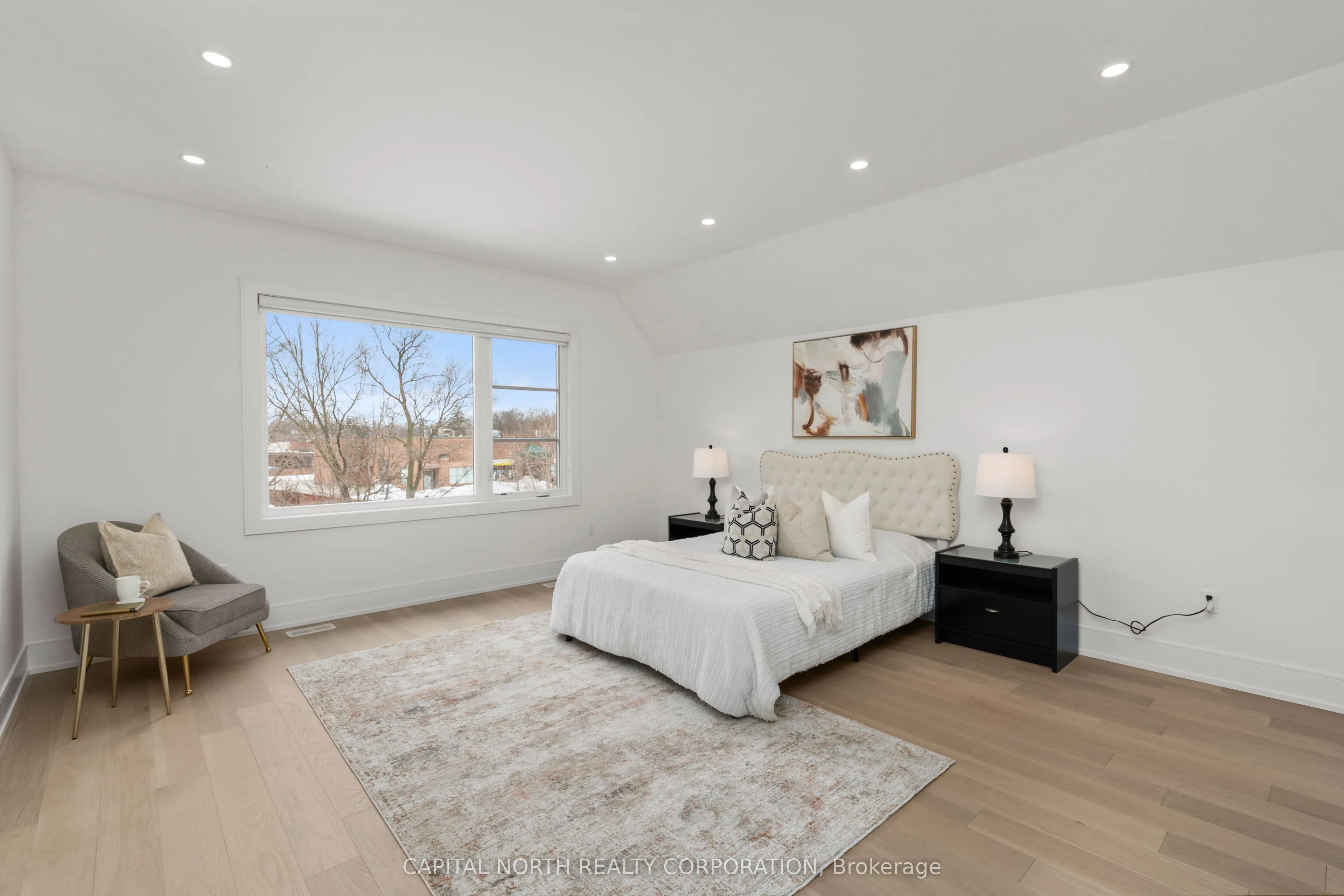 1076 Roosevelt Road
