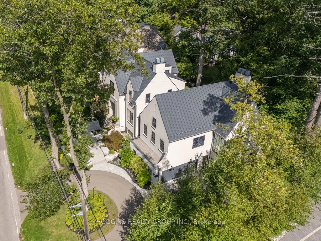 238 Mineola Road W