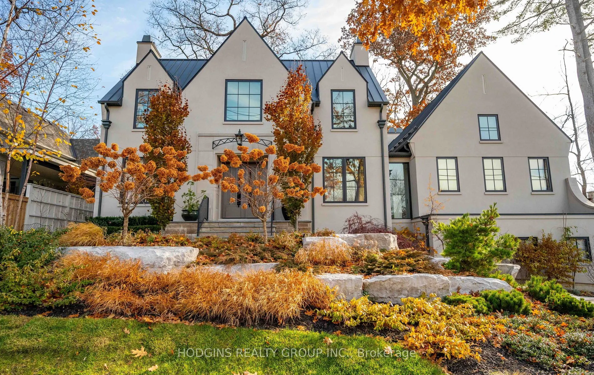 238 Mineola Road W