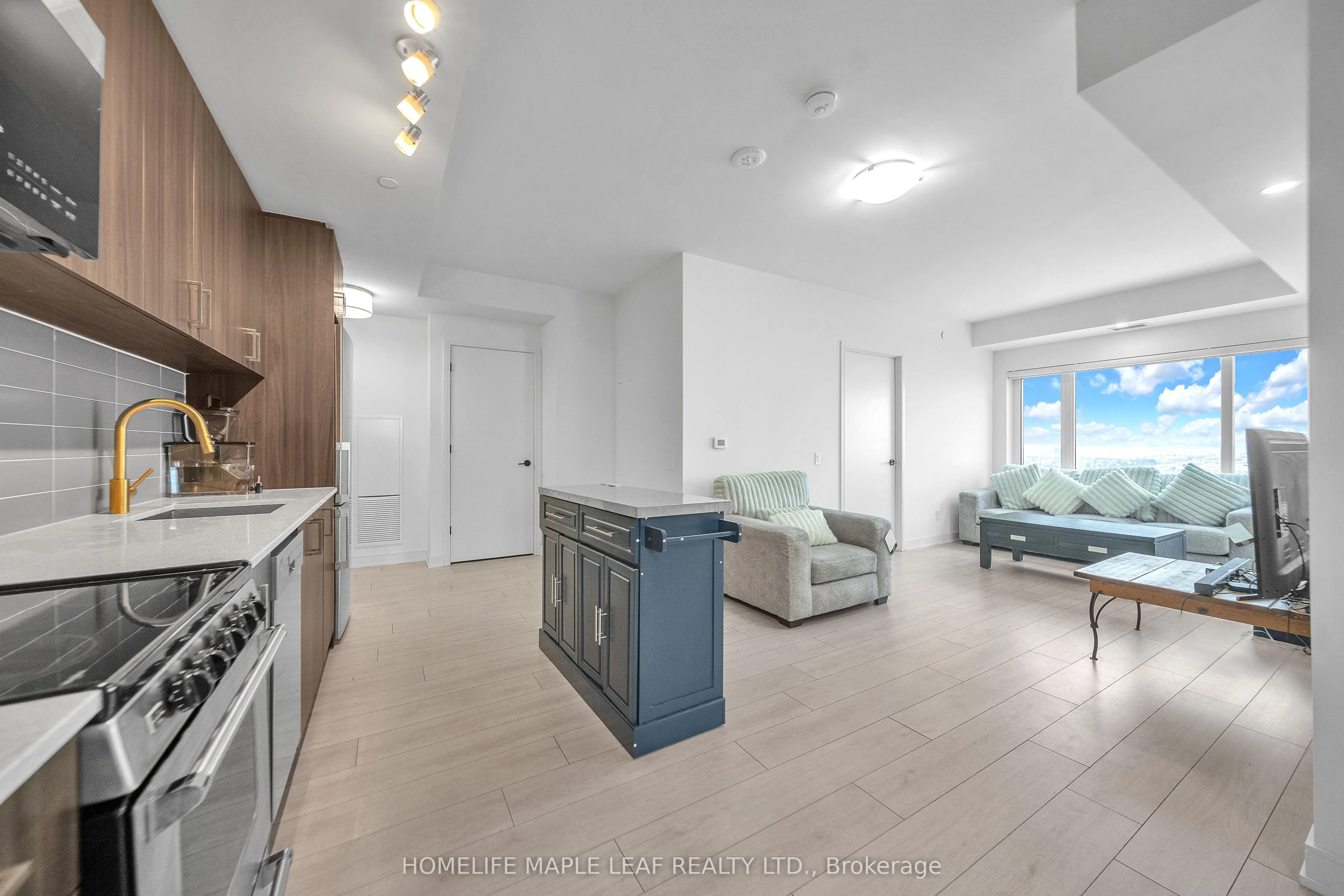 8010 Derry Road #1402