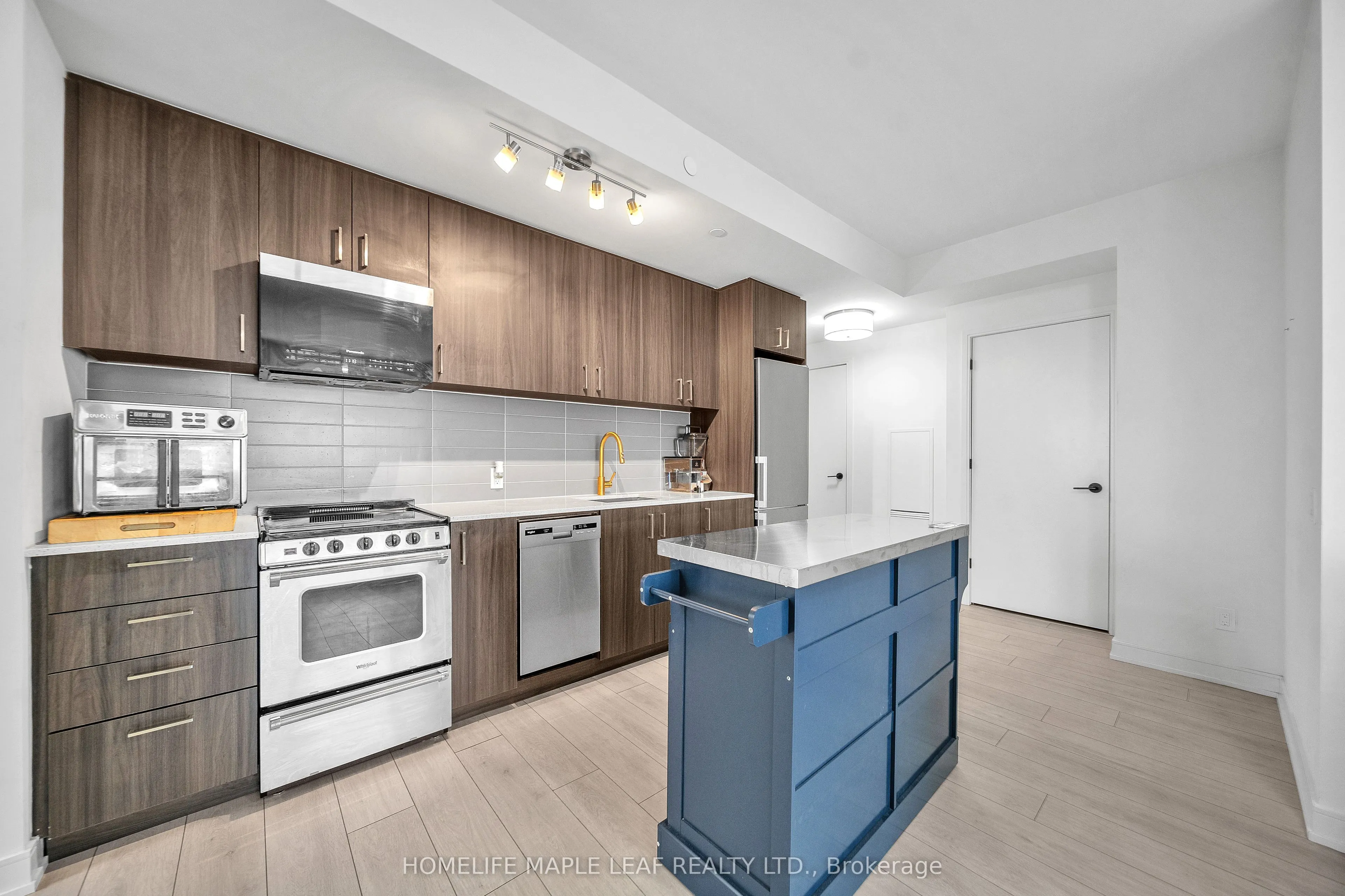 8010 Derry Road #1402
