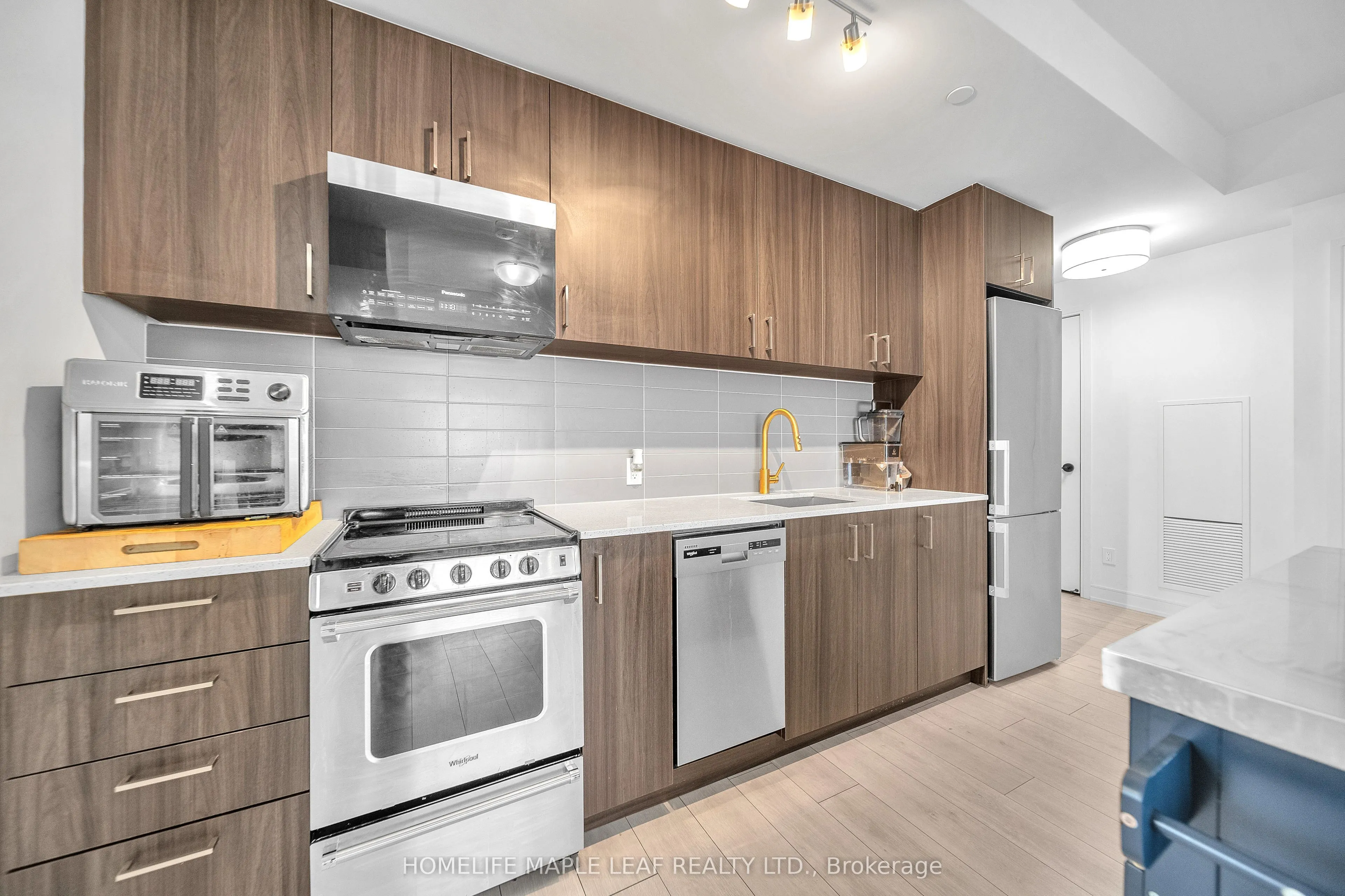 8010 Derry Road #1402