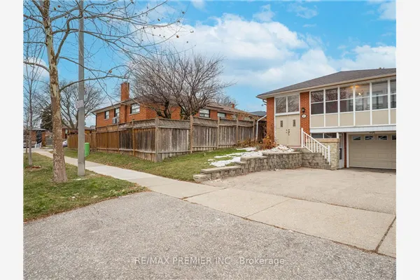 61 Rockbank Crescent