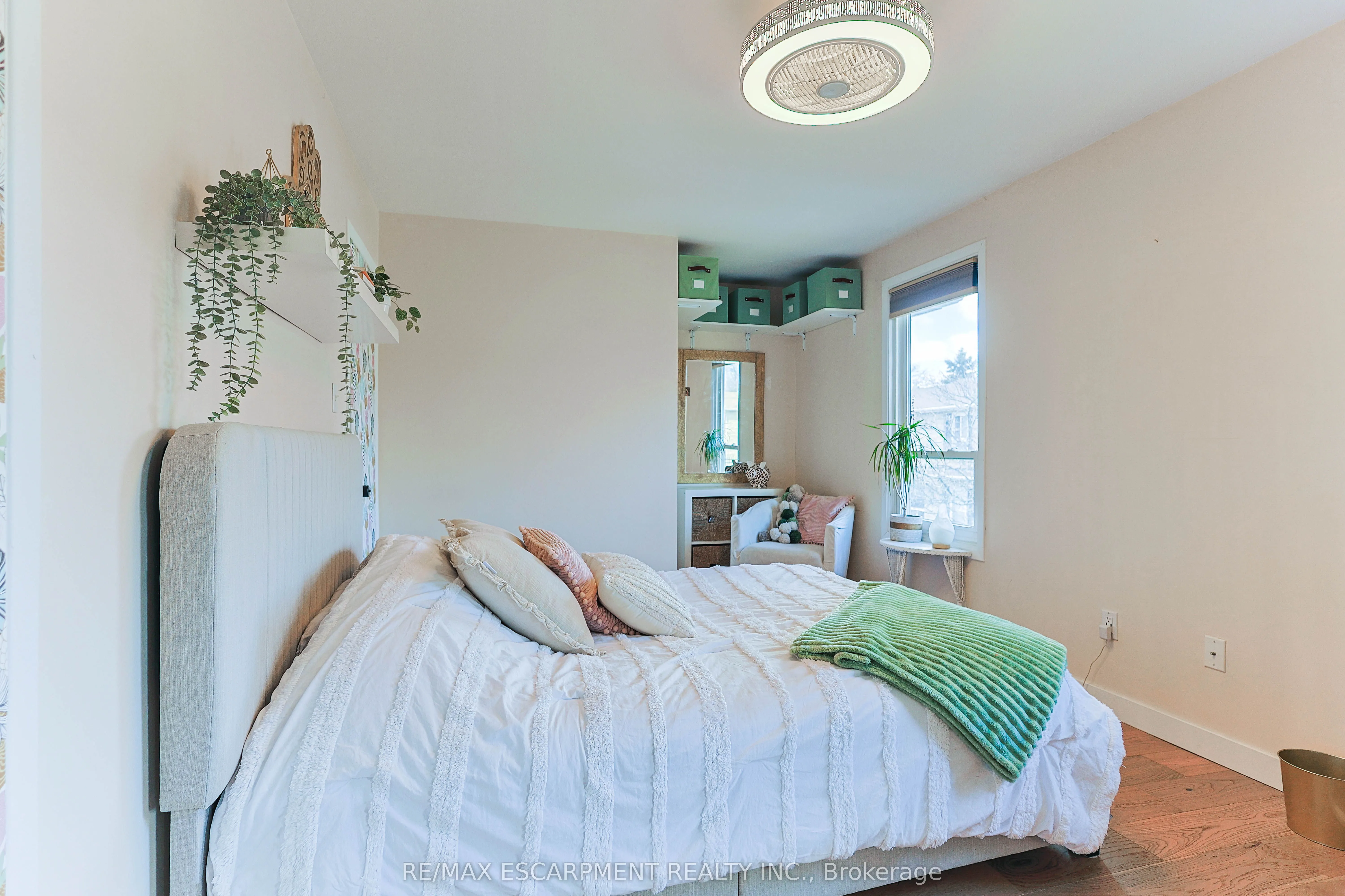 5475 Lakeshore Road #54
