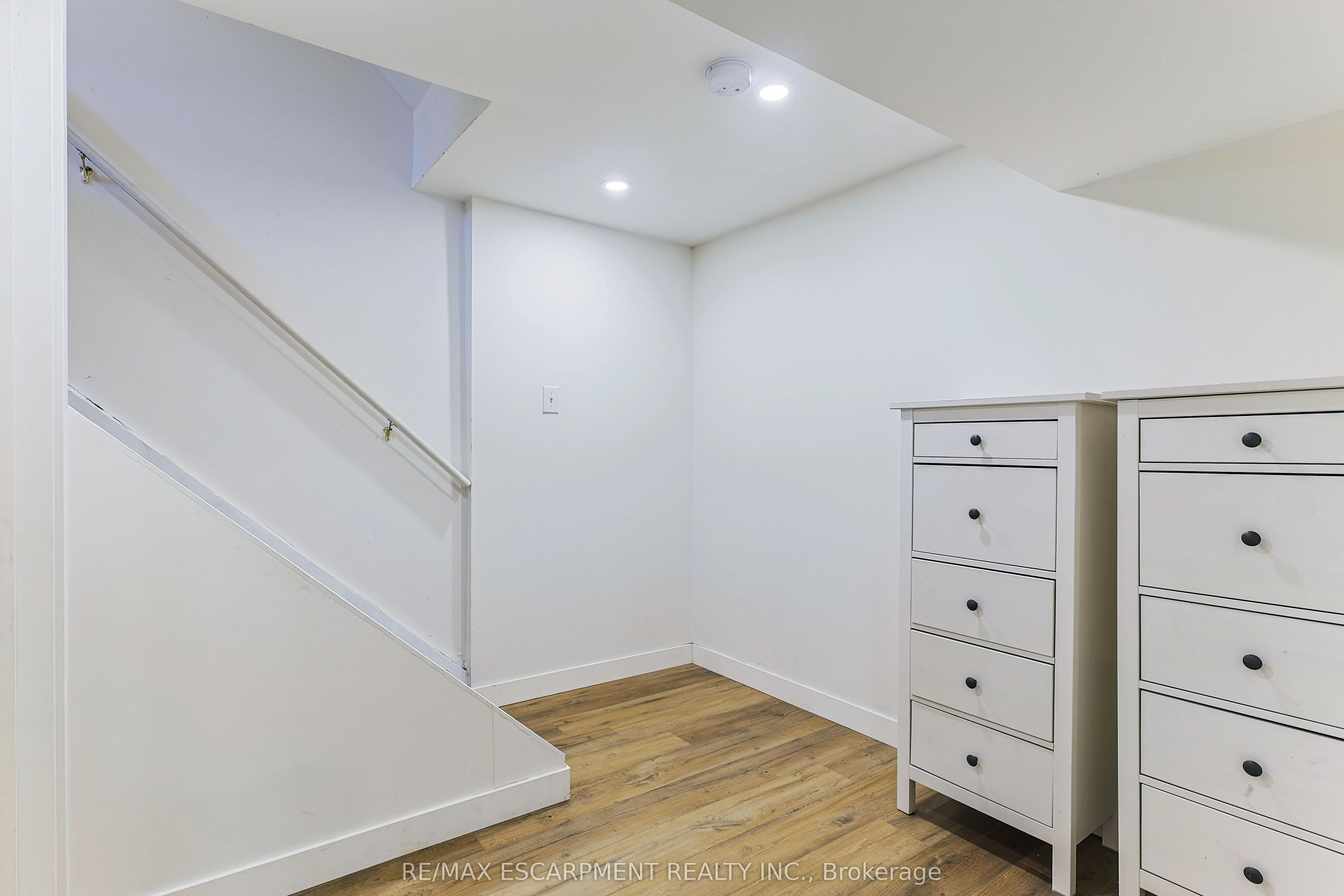 5475 Lakeshore Road #54